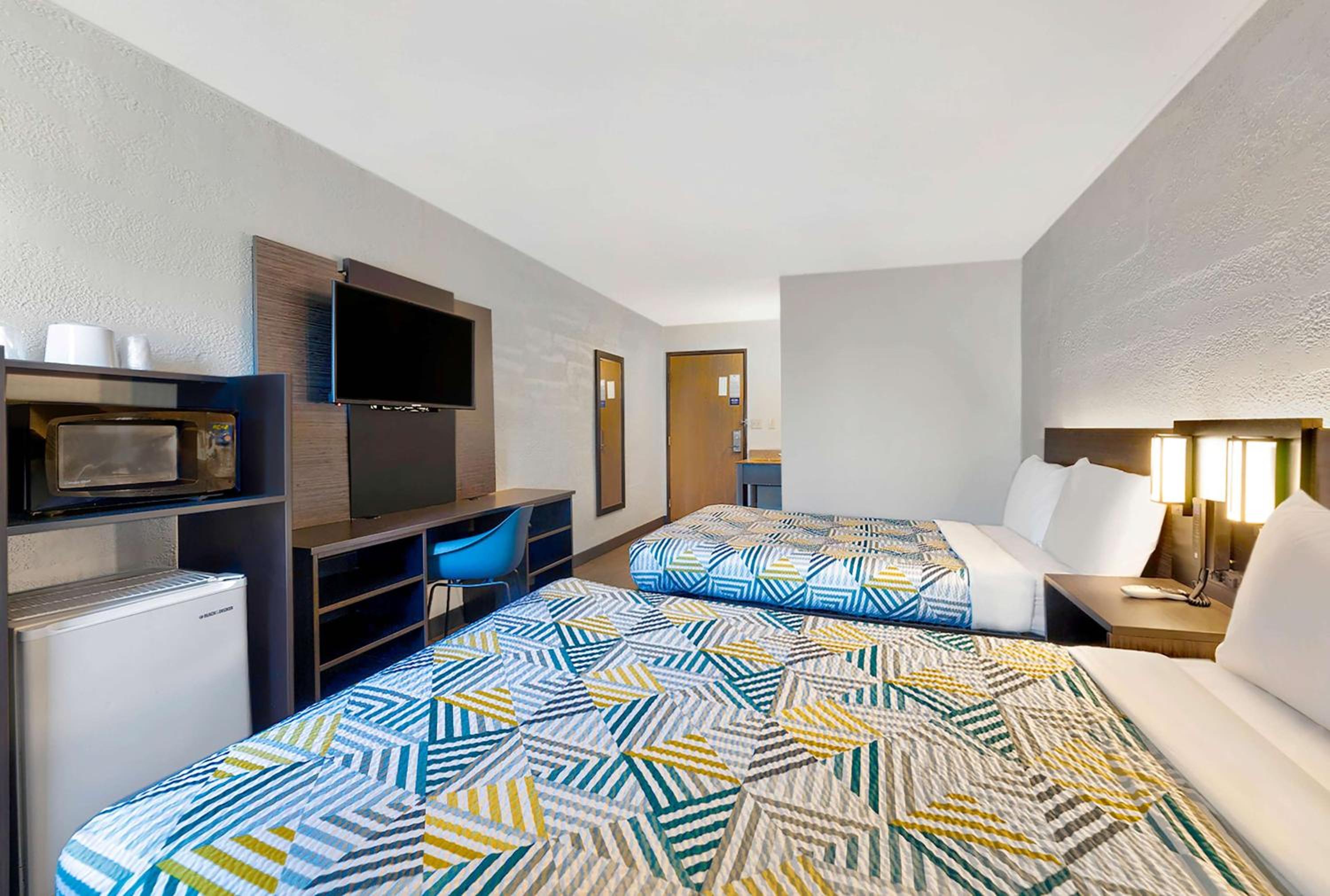 Deluxe Quadruple Room - Non-Smoking photo 1