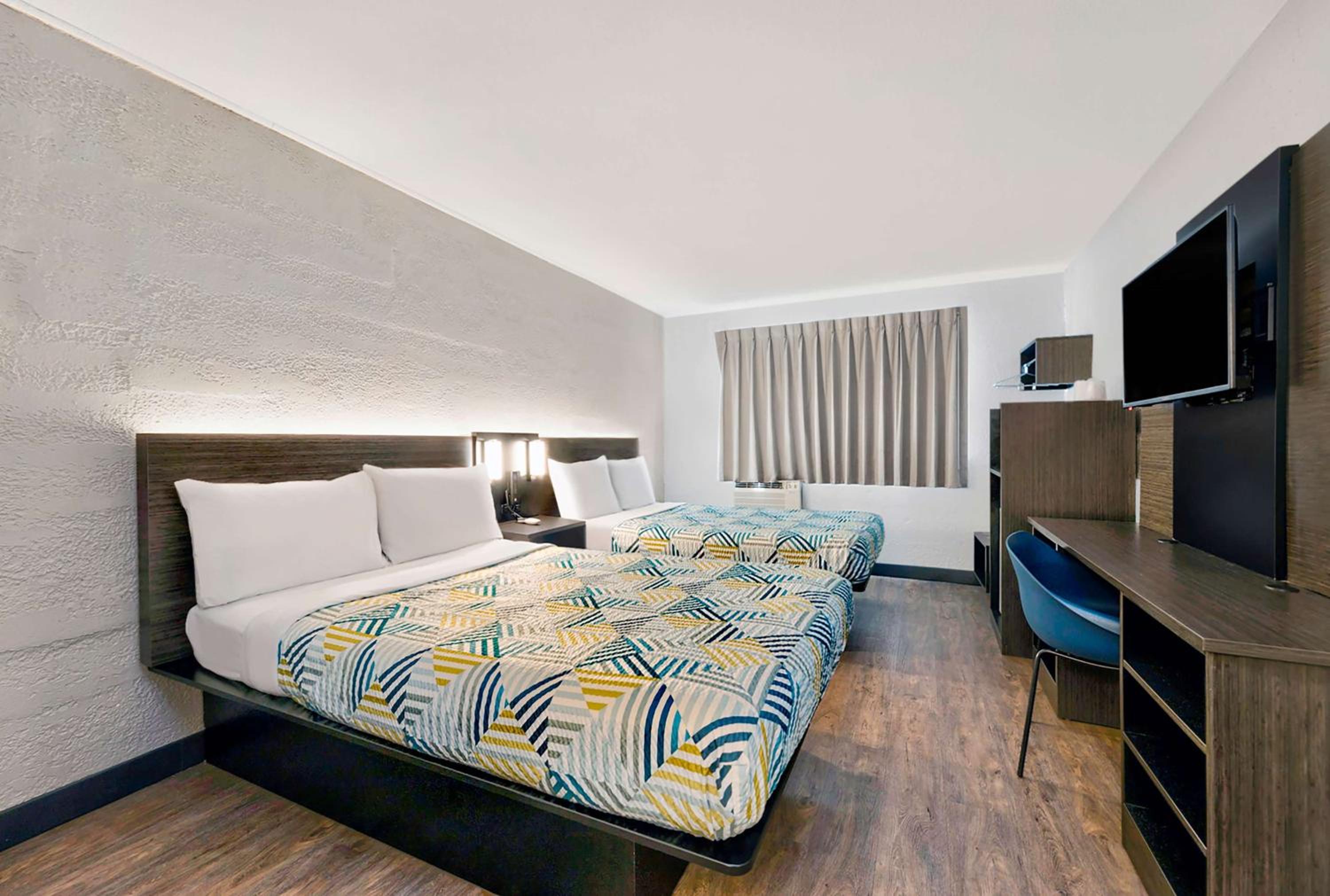 Deluxe Quadruple Room - Non-Smoking photo 2