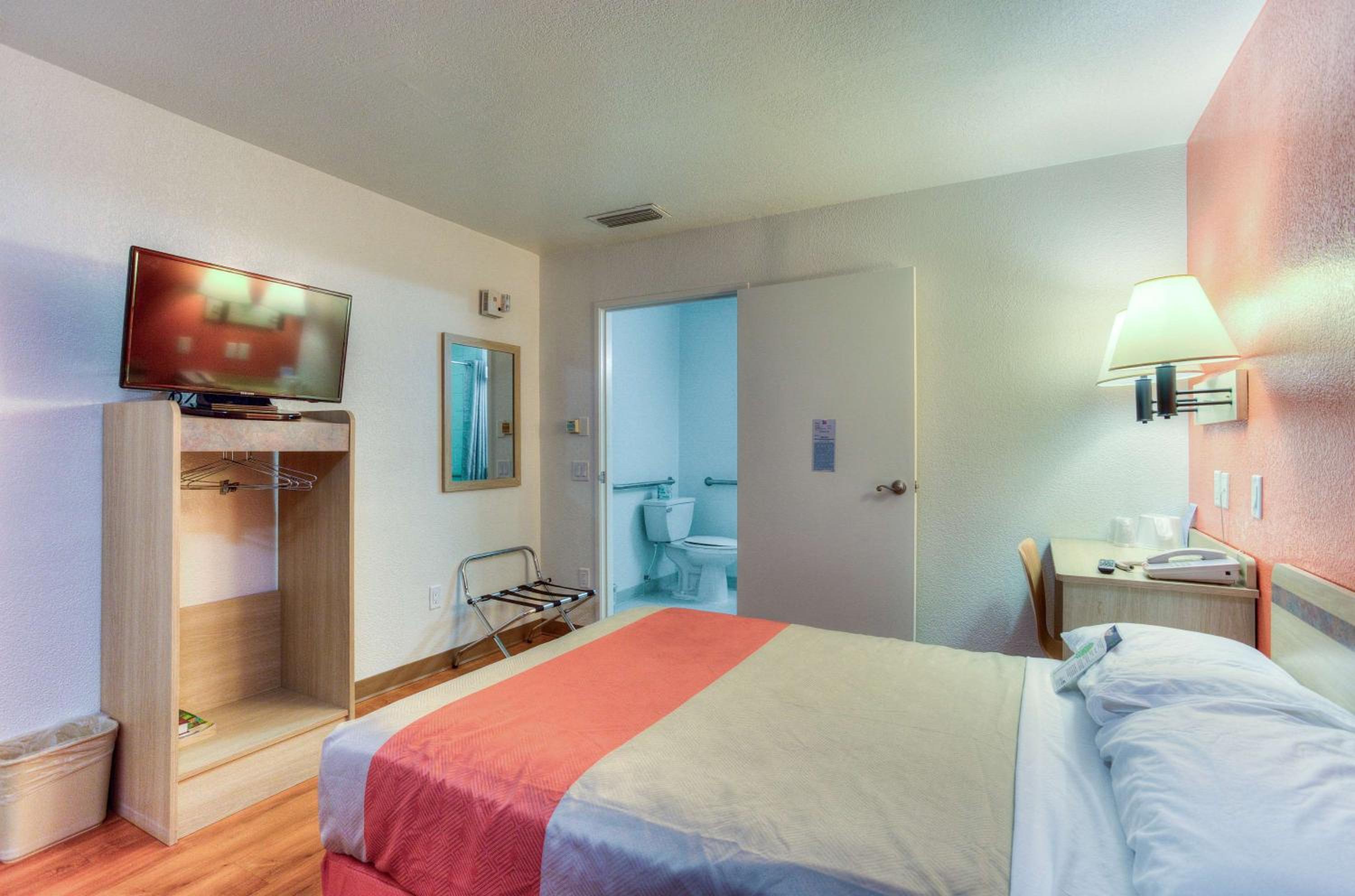 Motel 6-Tigard, OR - Portland South - Lake Oswego, Photo 4