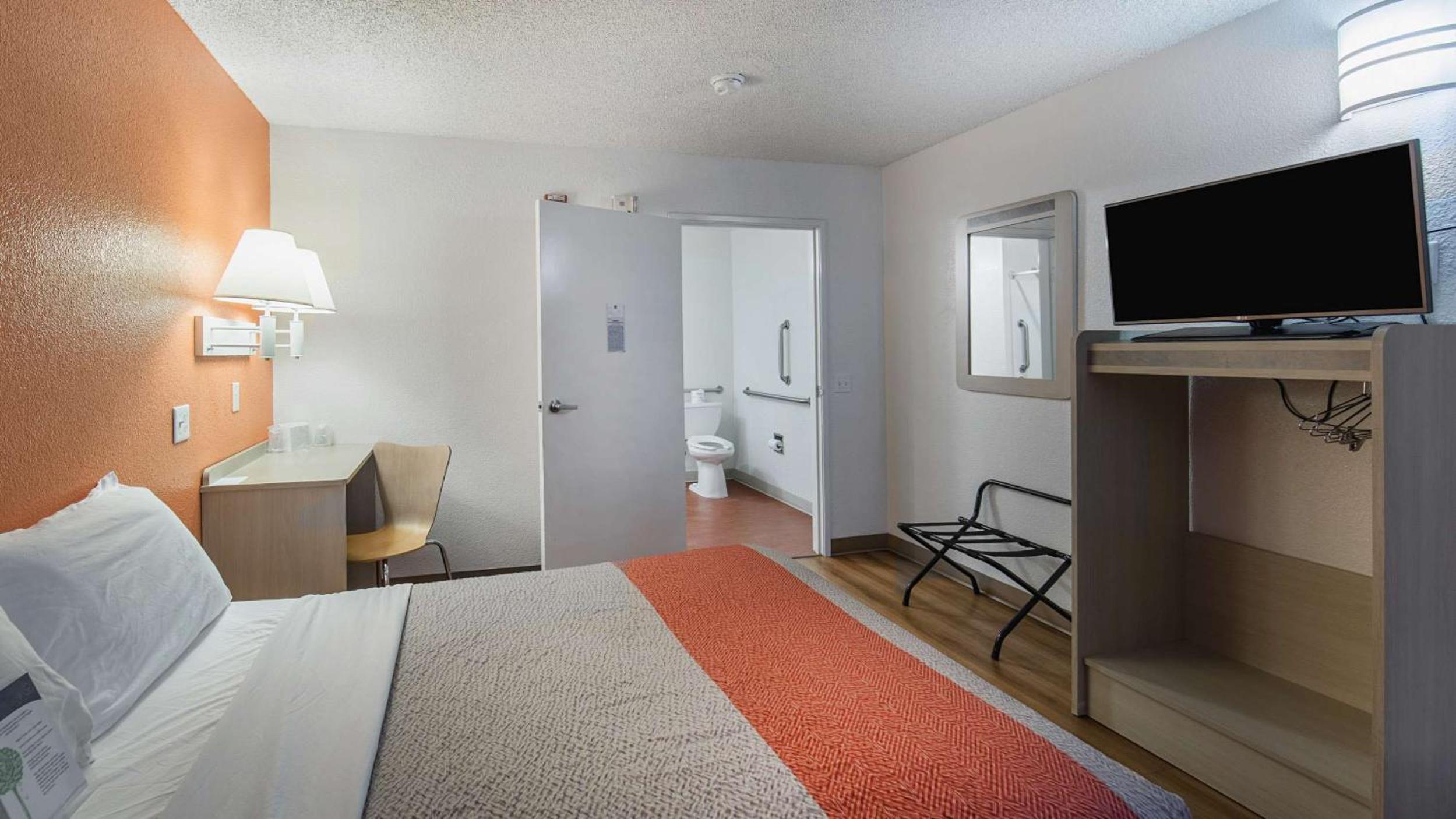 1 Full Bed | ADA/Tub, Non-Smoking