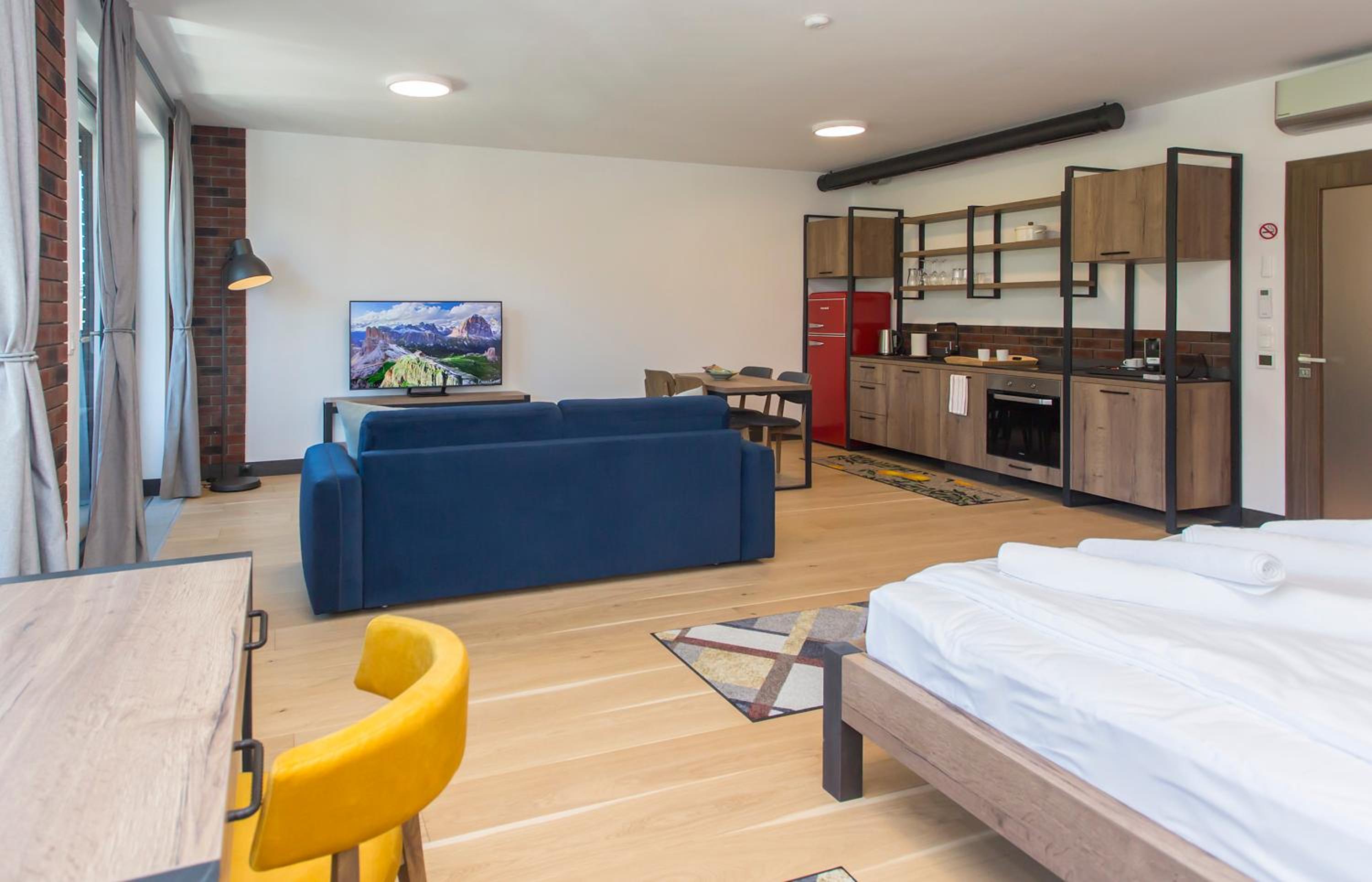 One-Bedroom Apartment - Photo 15