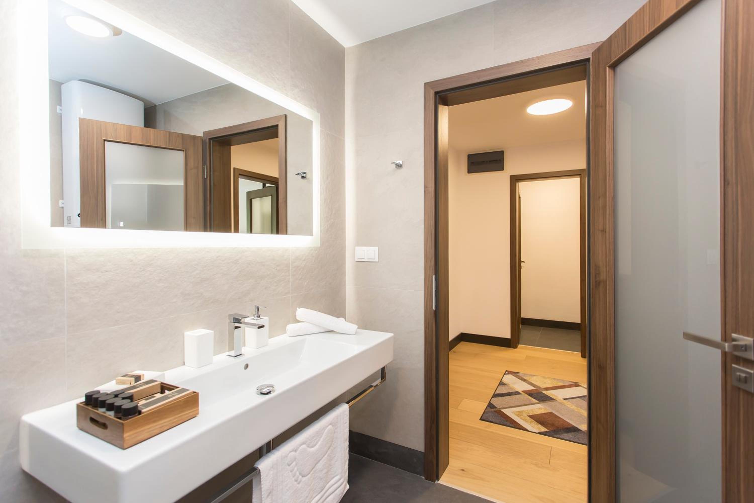 One-Bedroom Apartment - Photo 26