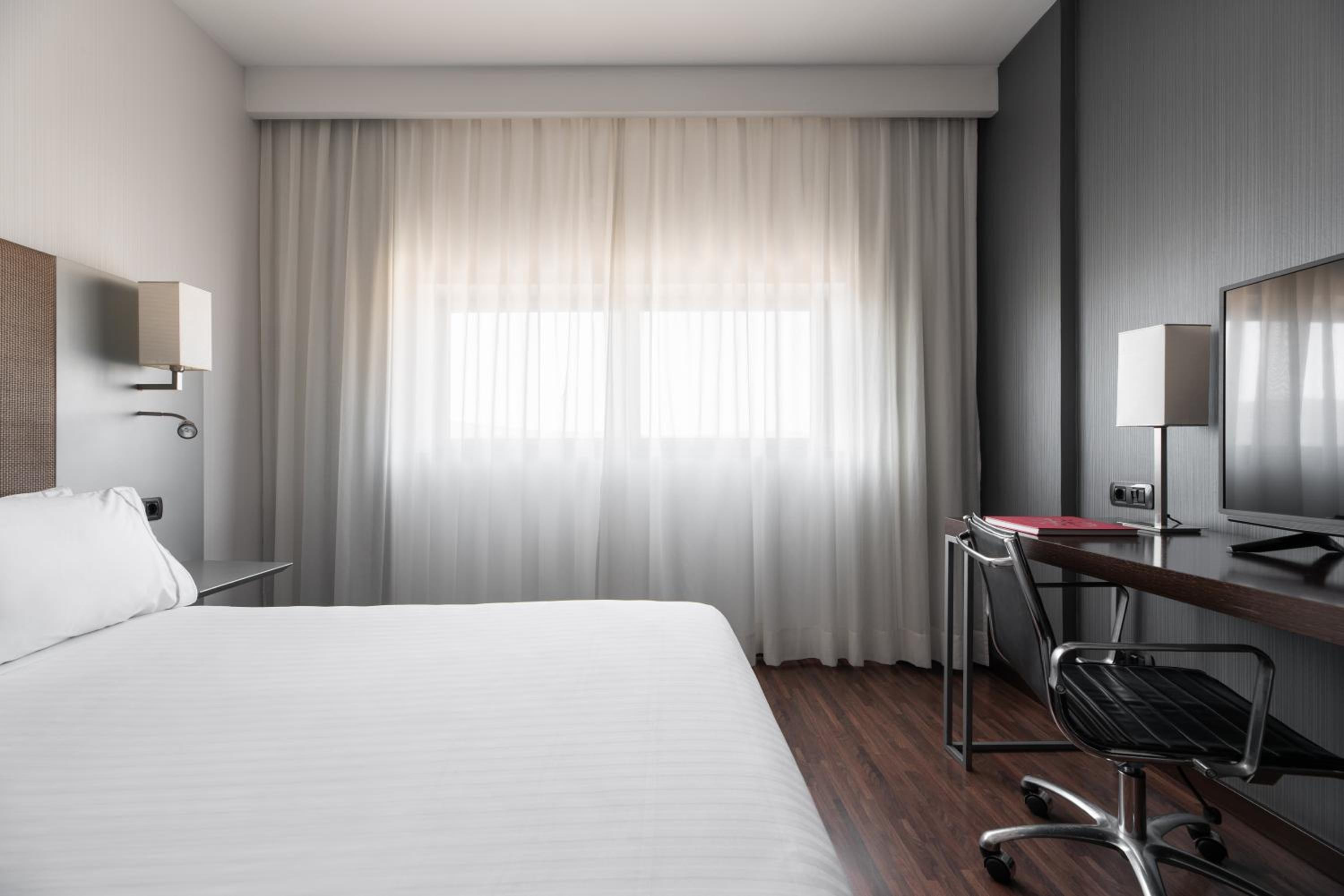 Double or Twin Room - Photo 12