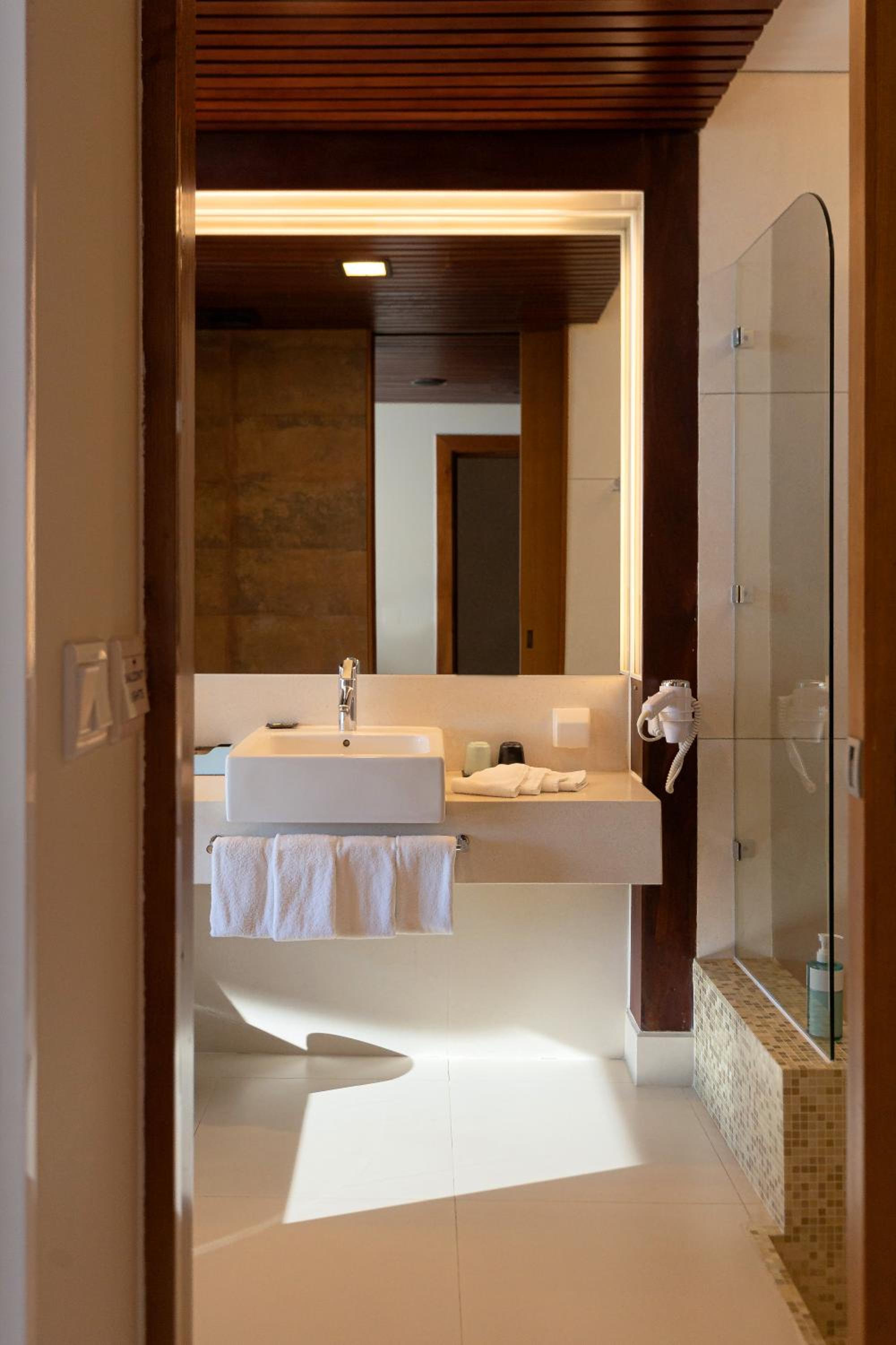 Superior King Room - Photo 2