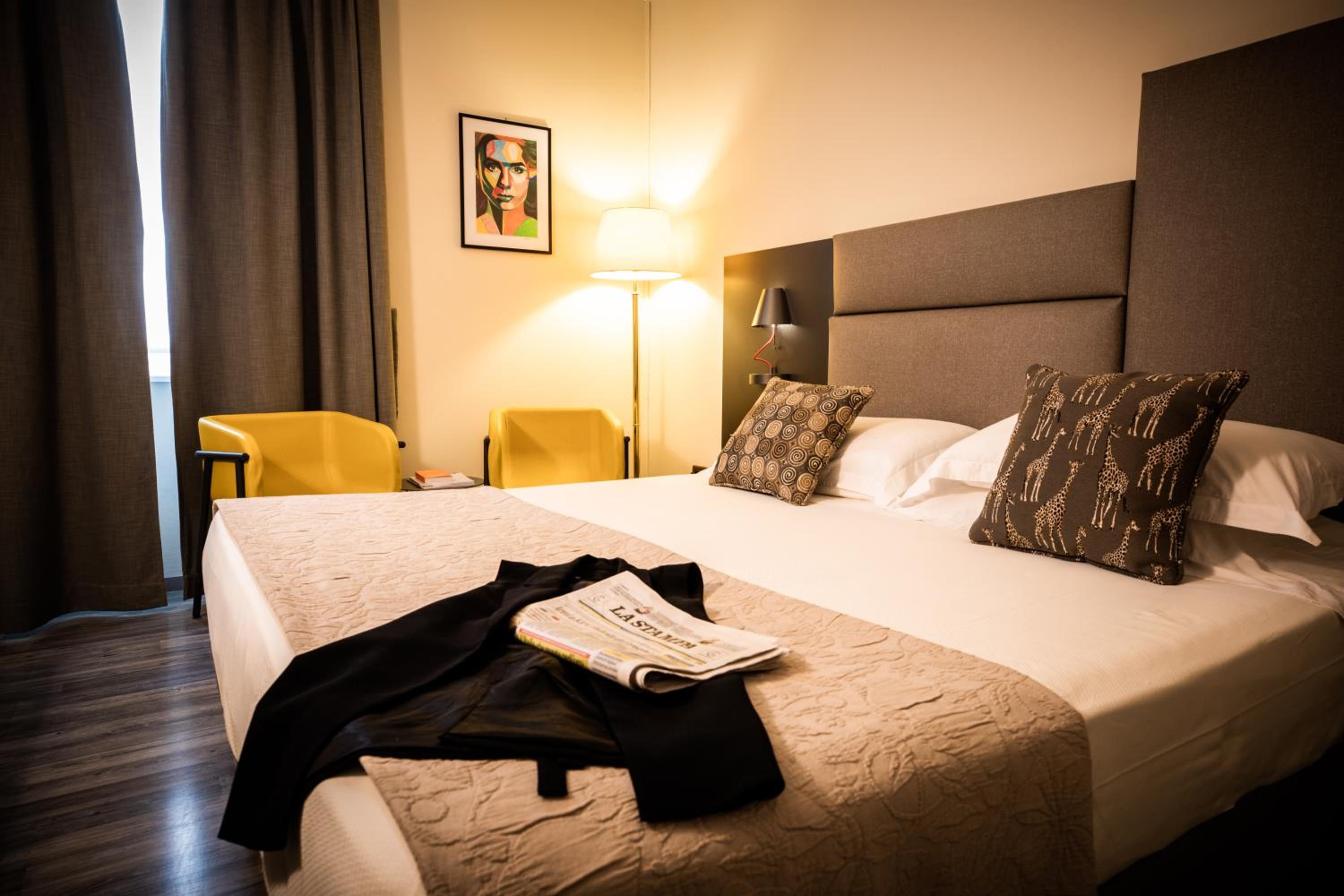 Deluxe Room - Photo 10