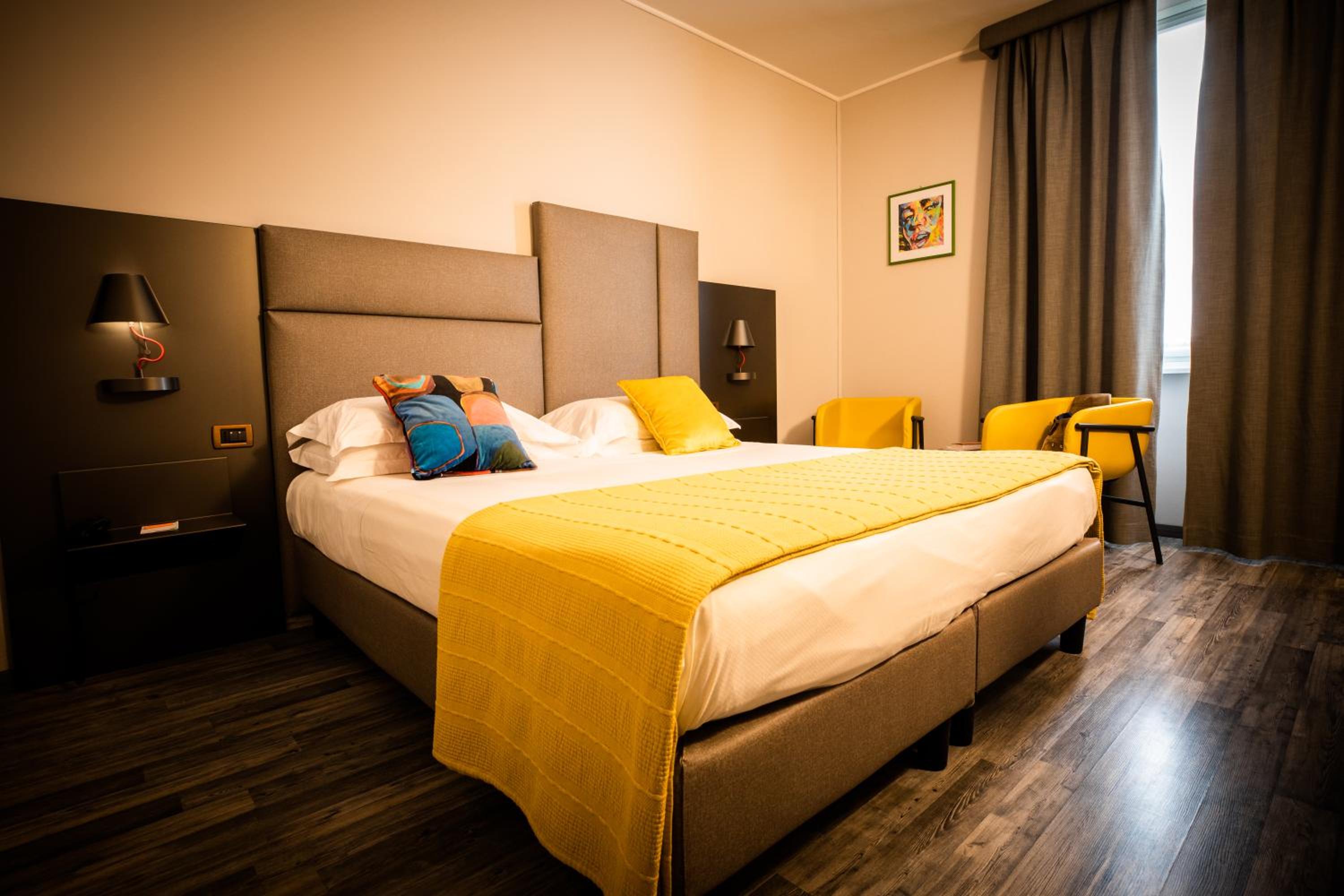 Deluxe Room - Photo 6