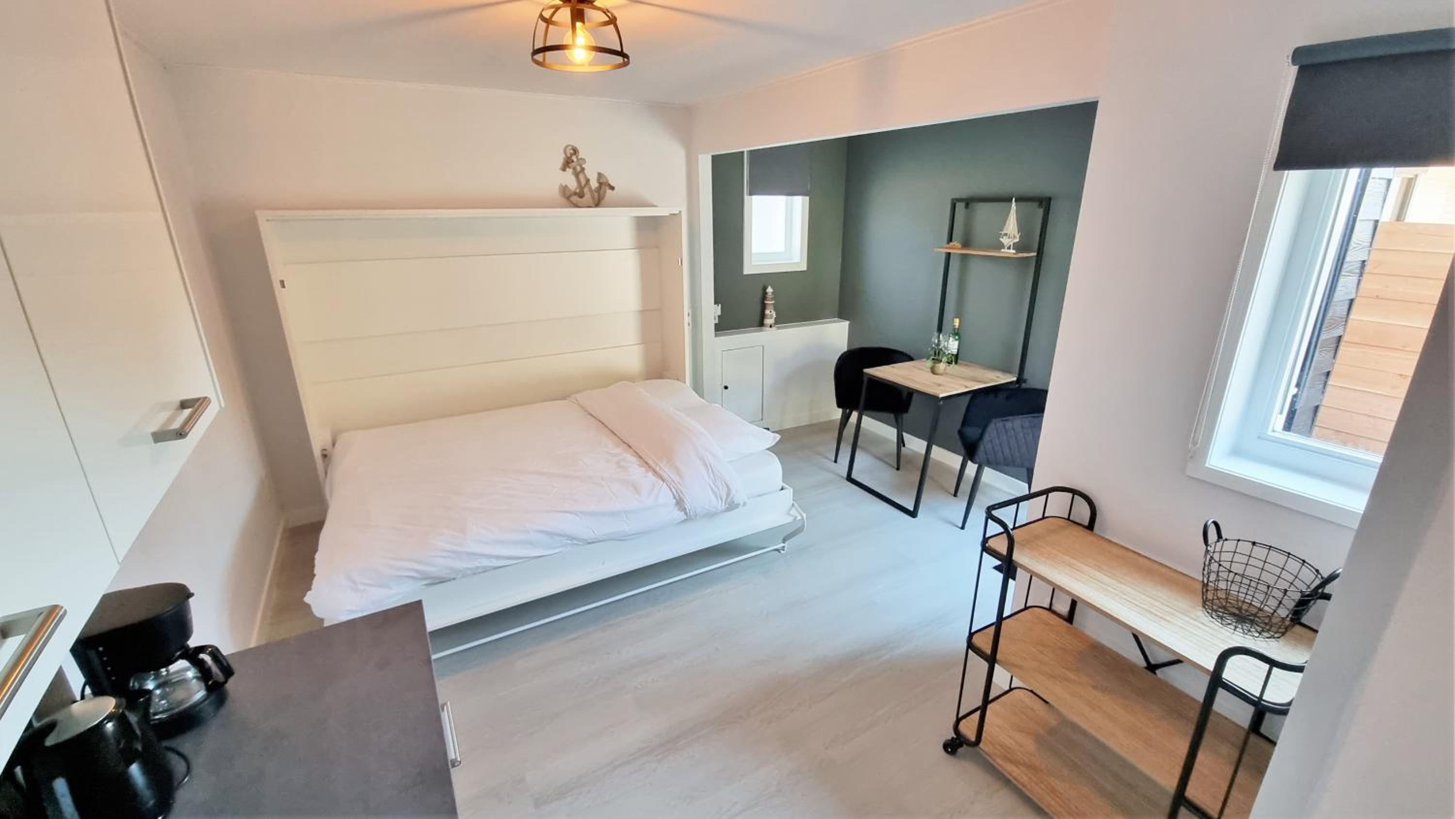 One-Bedroom Apartment photo 1