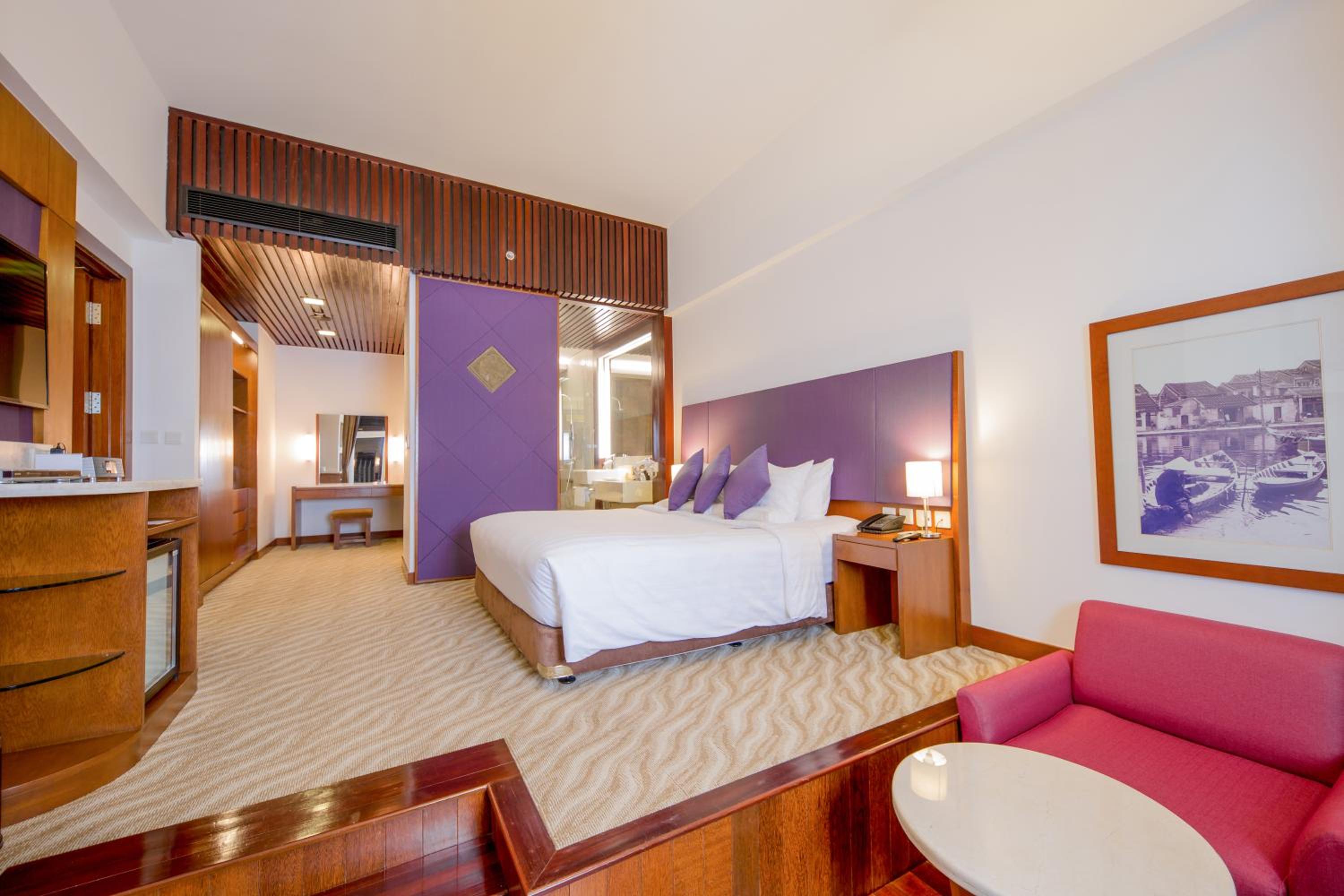 Executive King Room - Photo 8