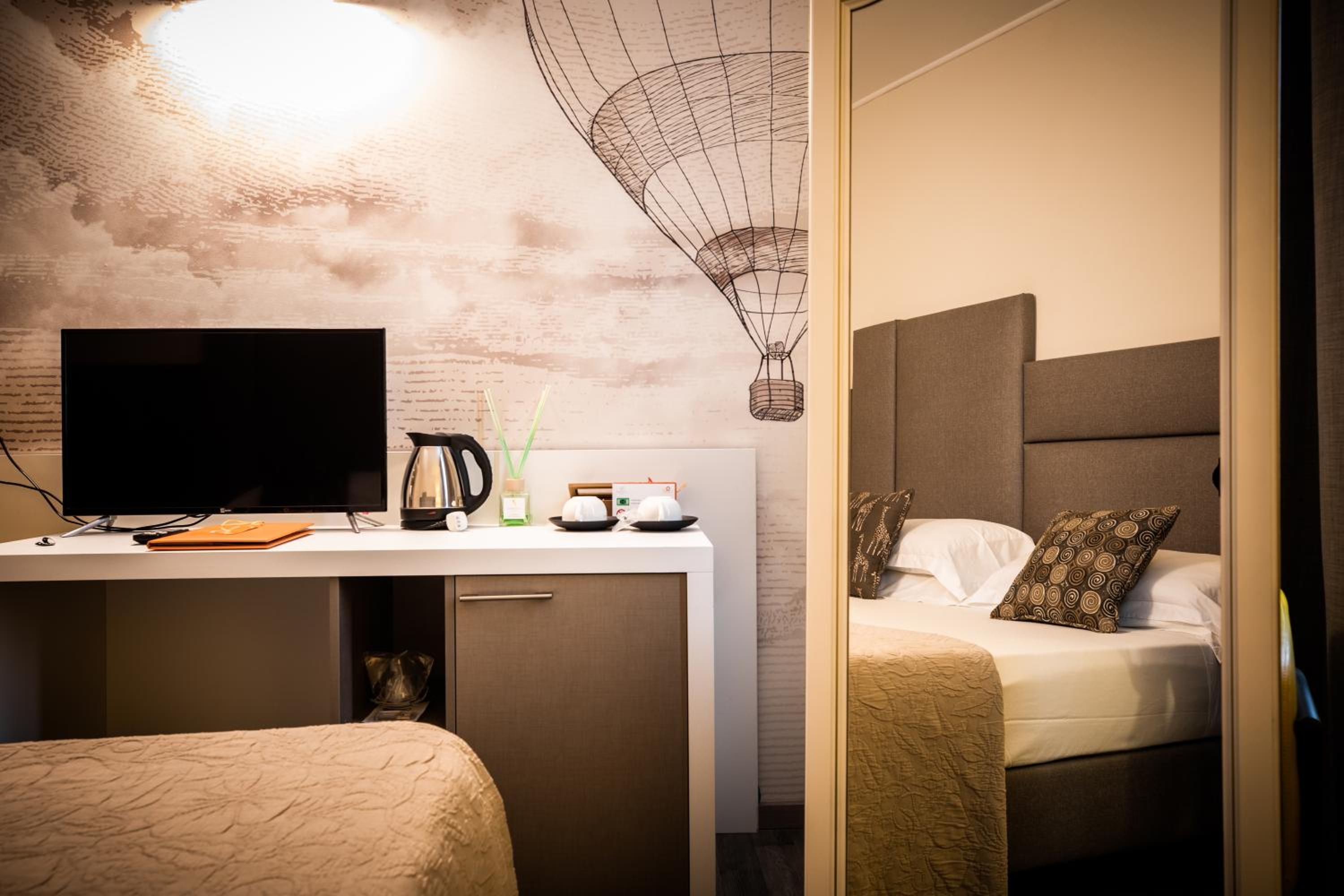 Deluxe Room - Photo 9