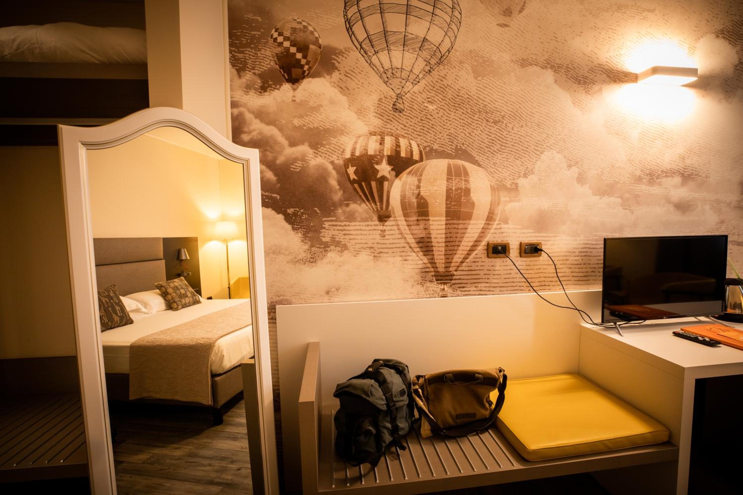 Deluxe Room - Photo 8