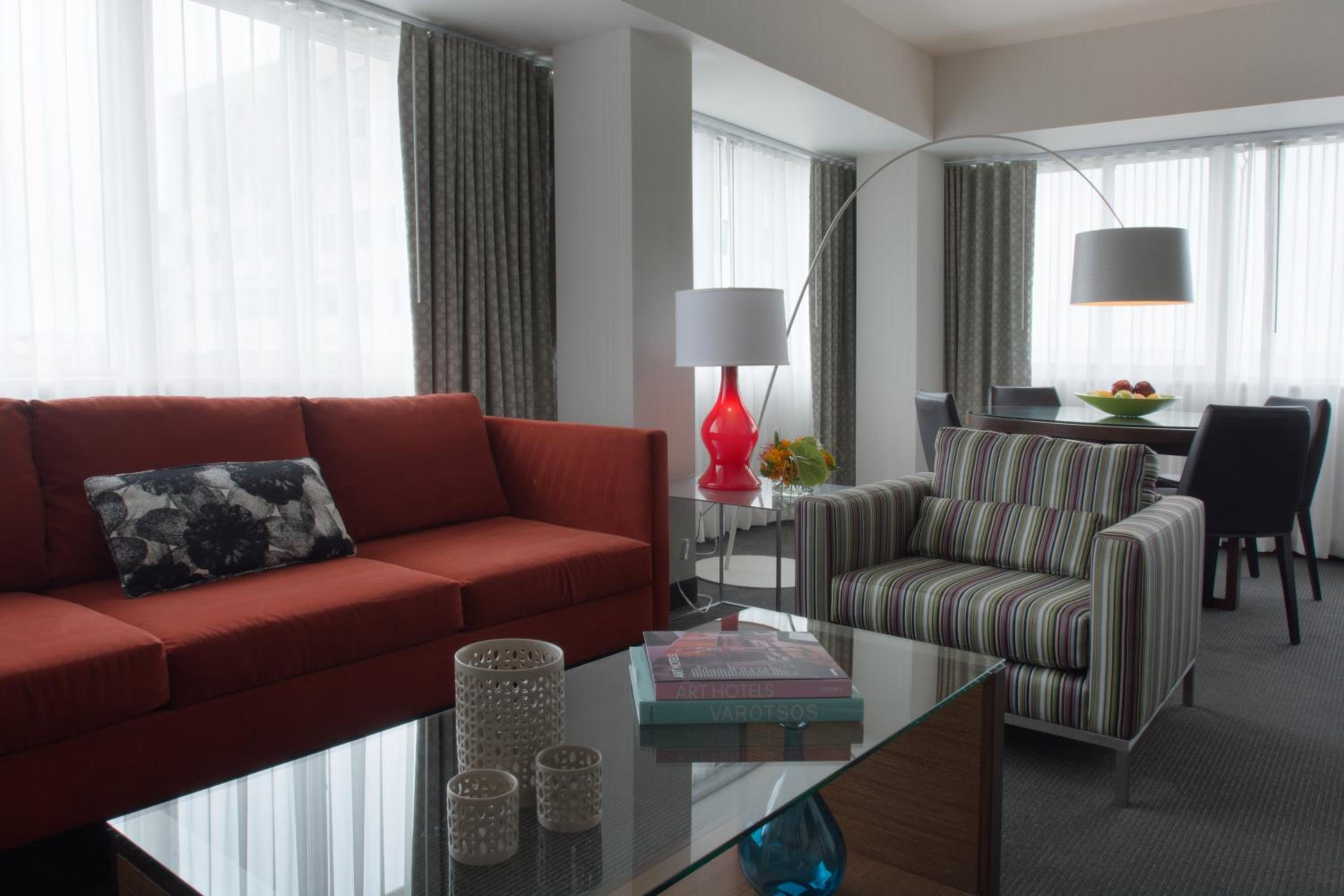 King Suite with Spa Bath - Photo 9