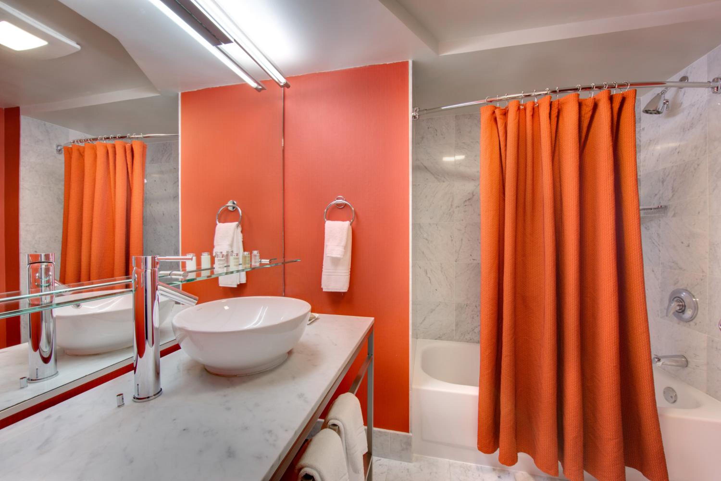 Superior King Suite - Photo 5