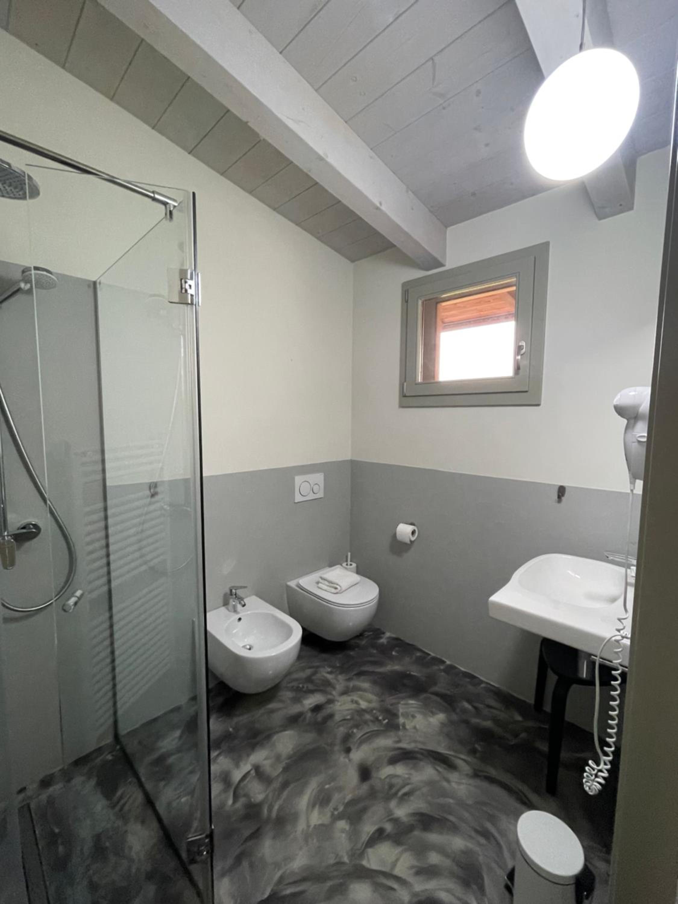 Double Room with Balcony - Photo 2