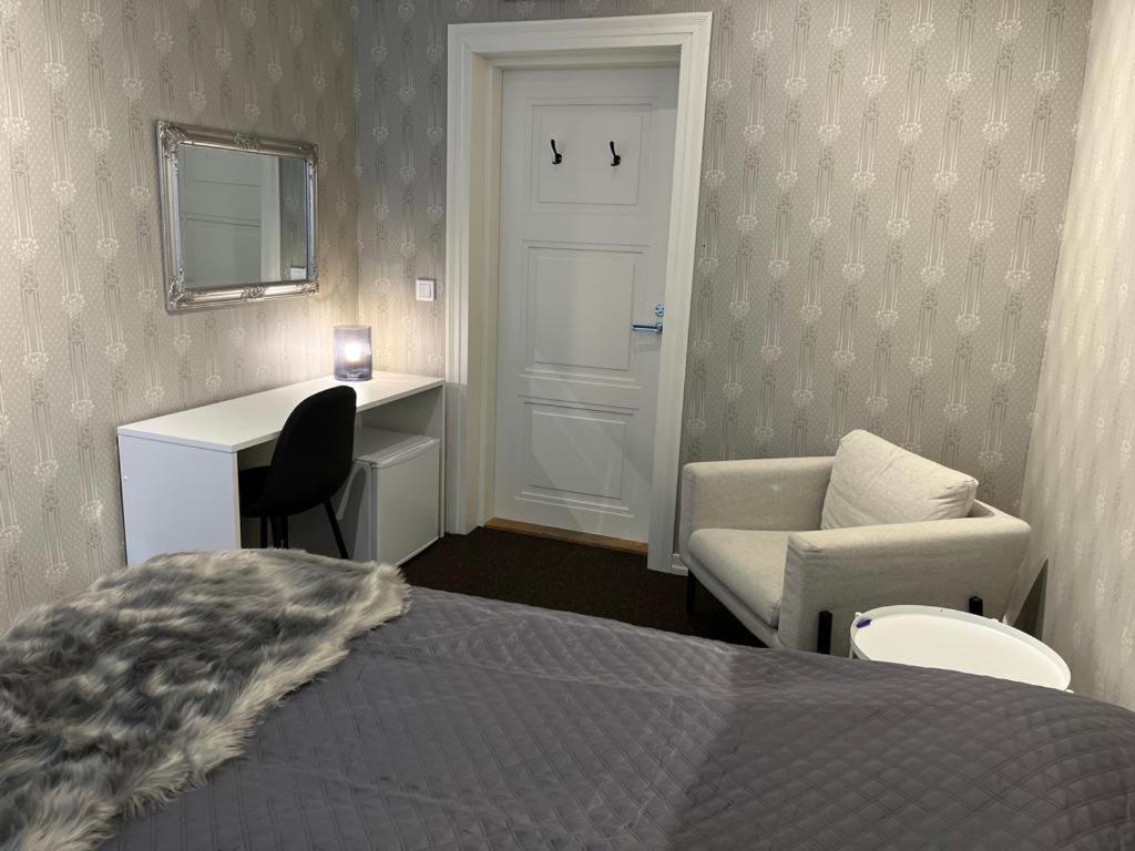 Double Room - Photo 15