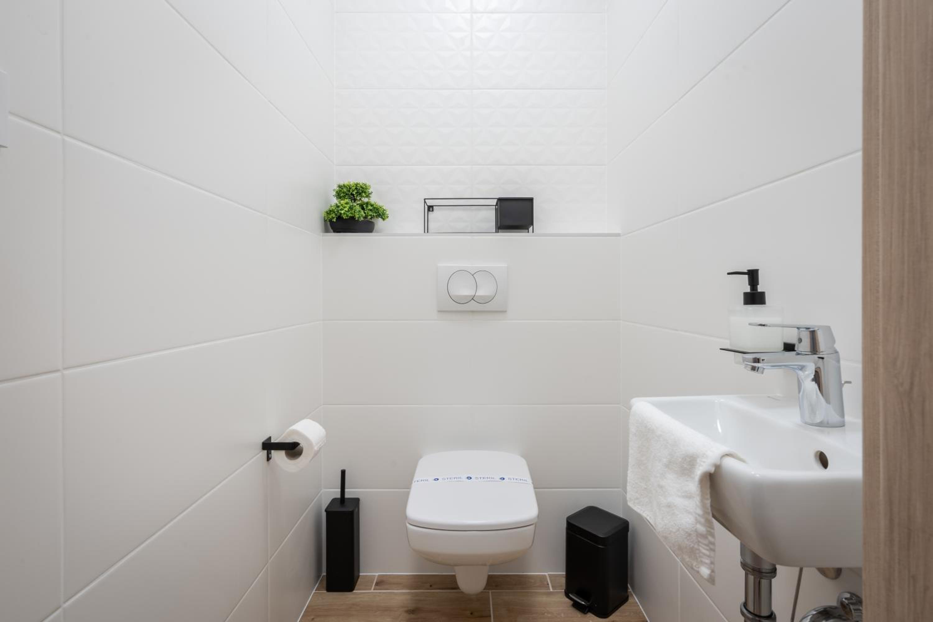 Two-Bedroom Apartment - Photo 8