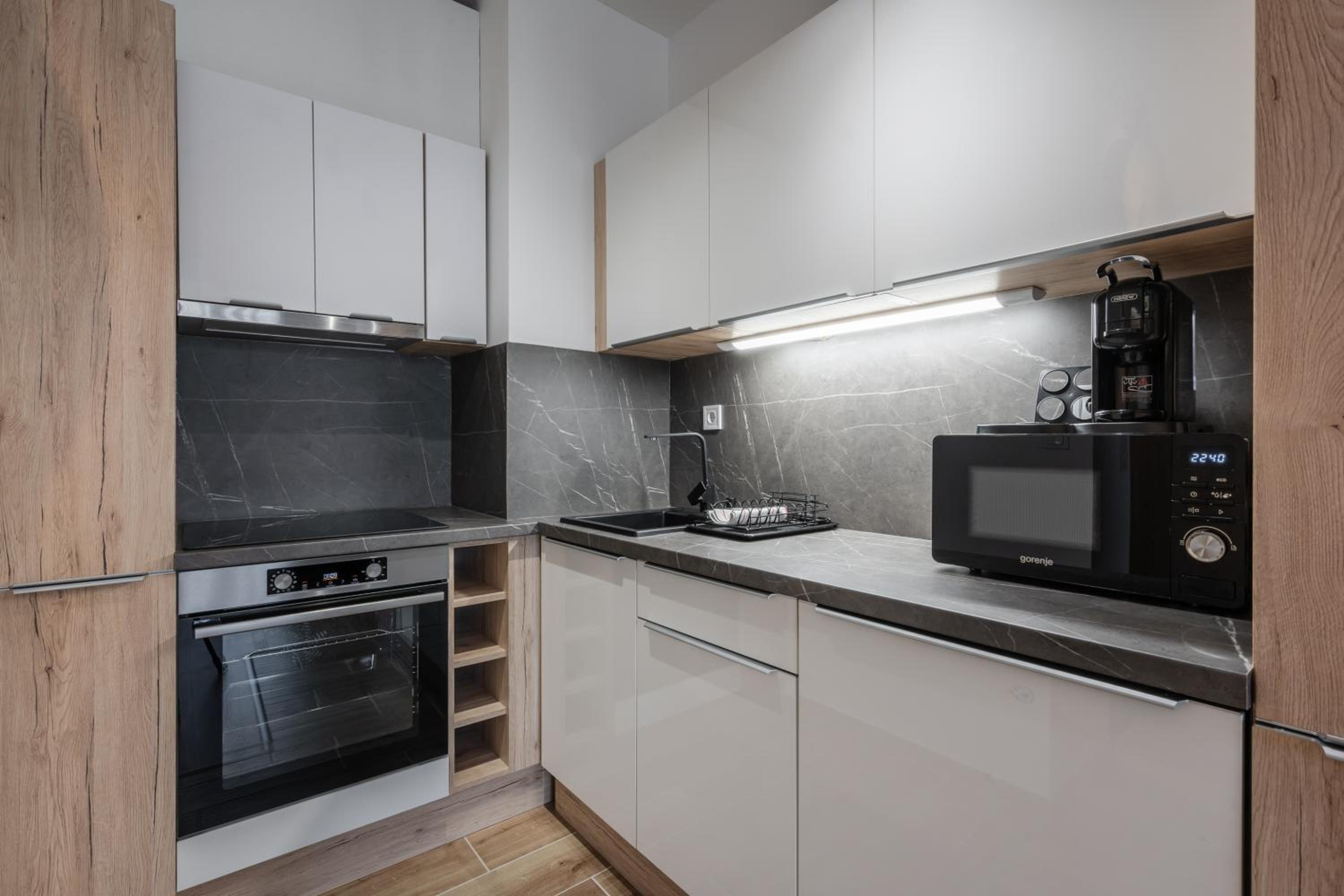 Two-Bedroom Apartment - Photo 21