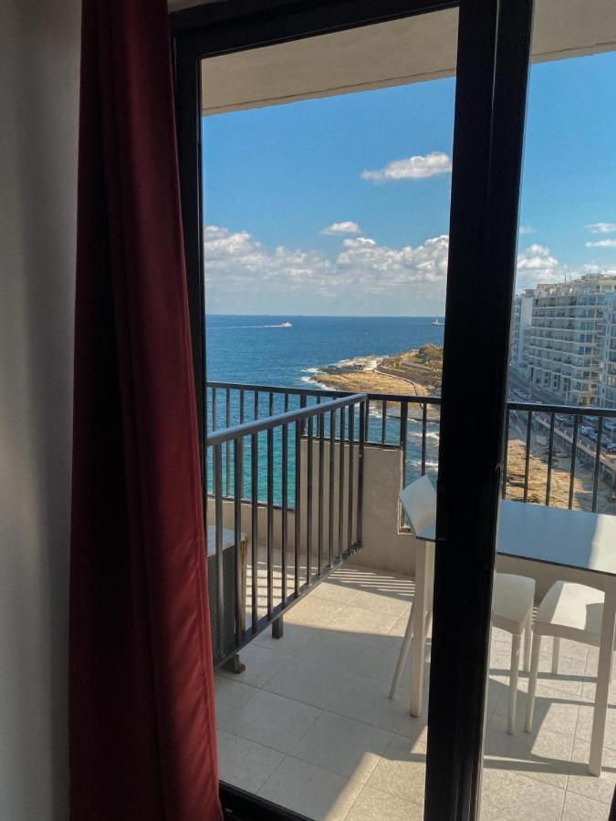 Double or Twin Room with Sea View - Photo 7
