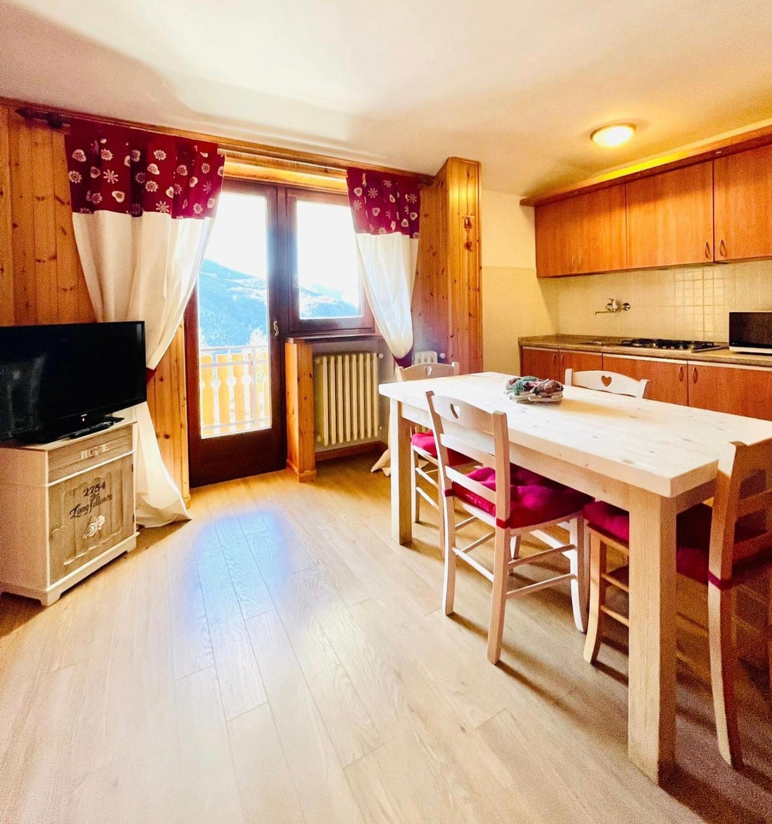 Family Deluxe One-Bedroom Apartment