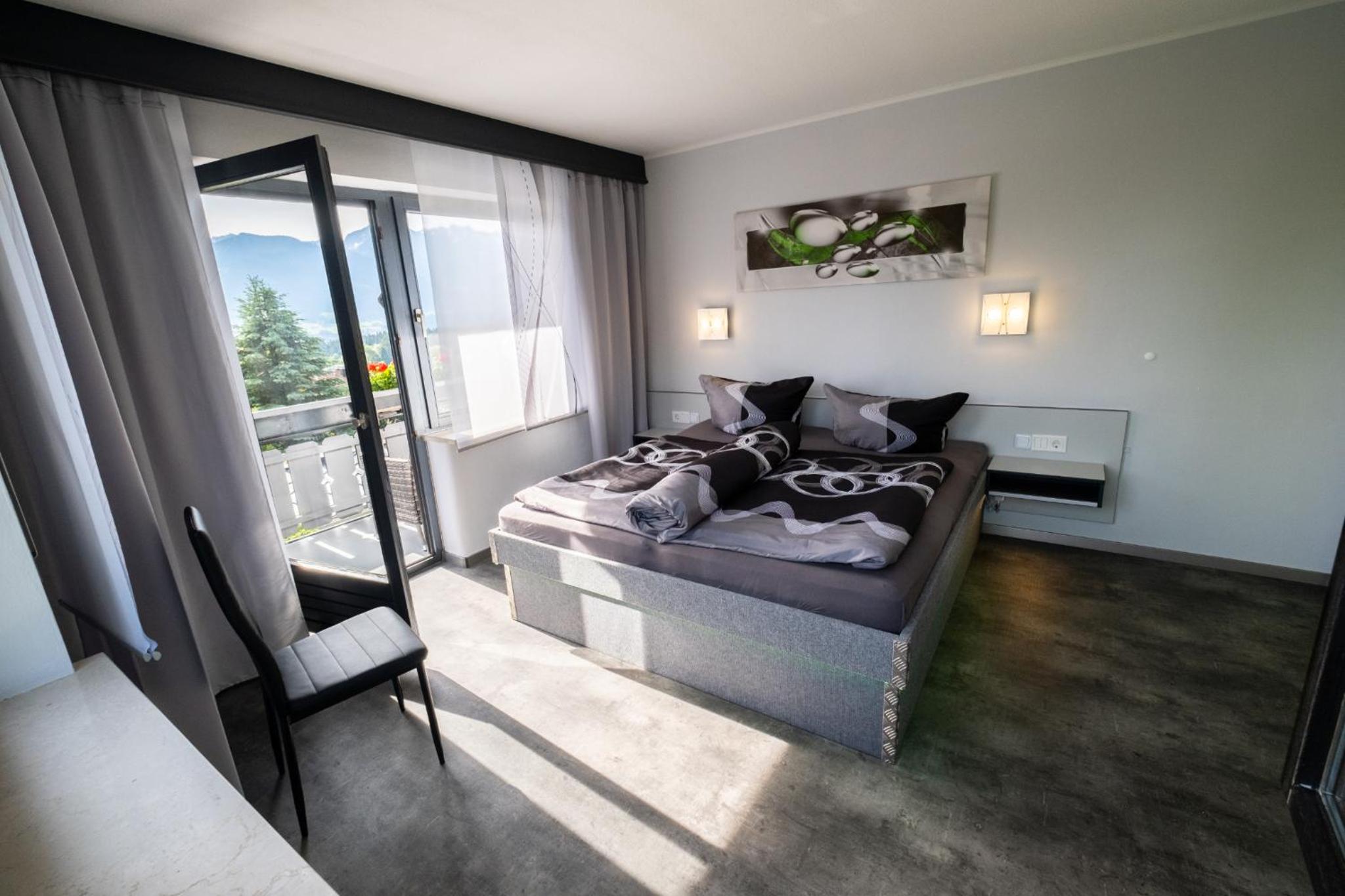 Double Room with Balcony and Mountain View