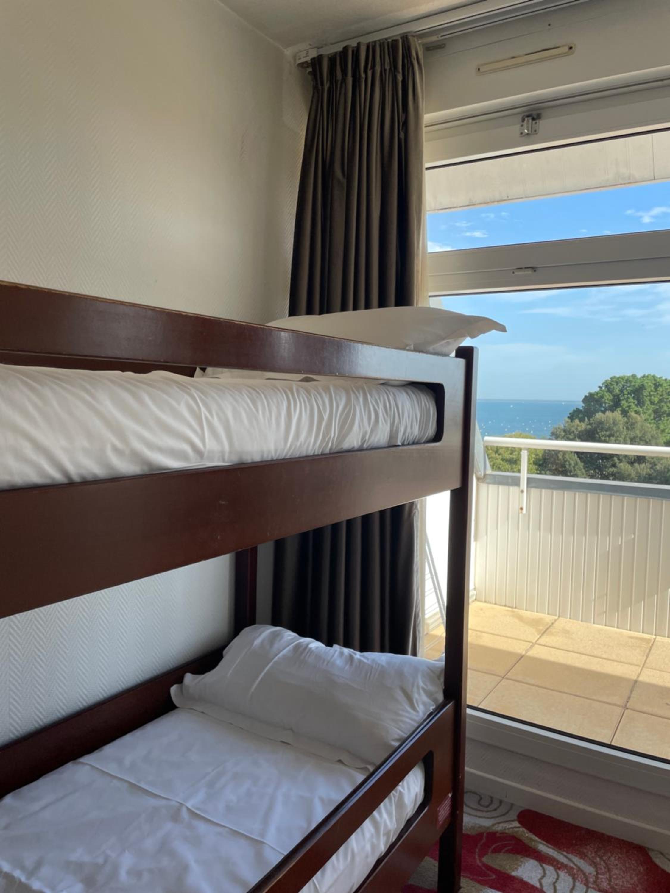 Apartment with Sea View (4 Adults+2 Children)