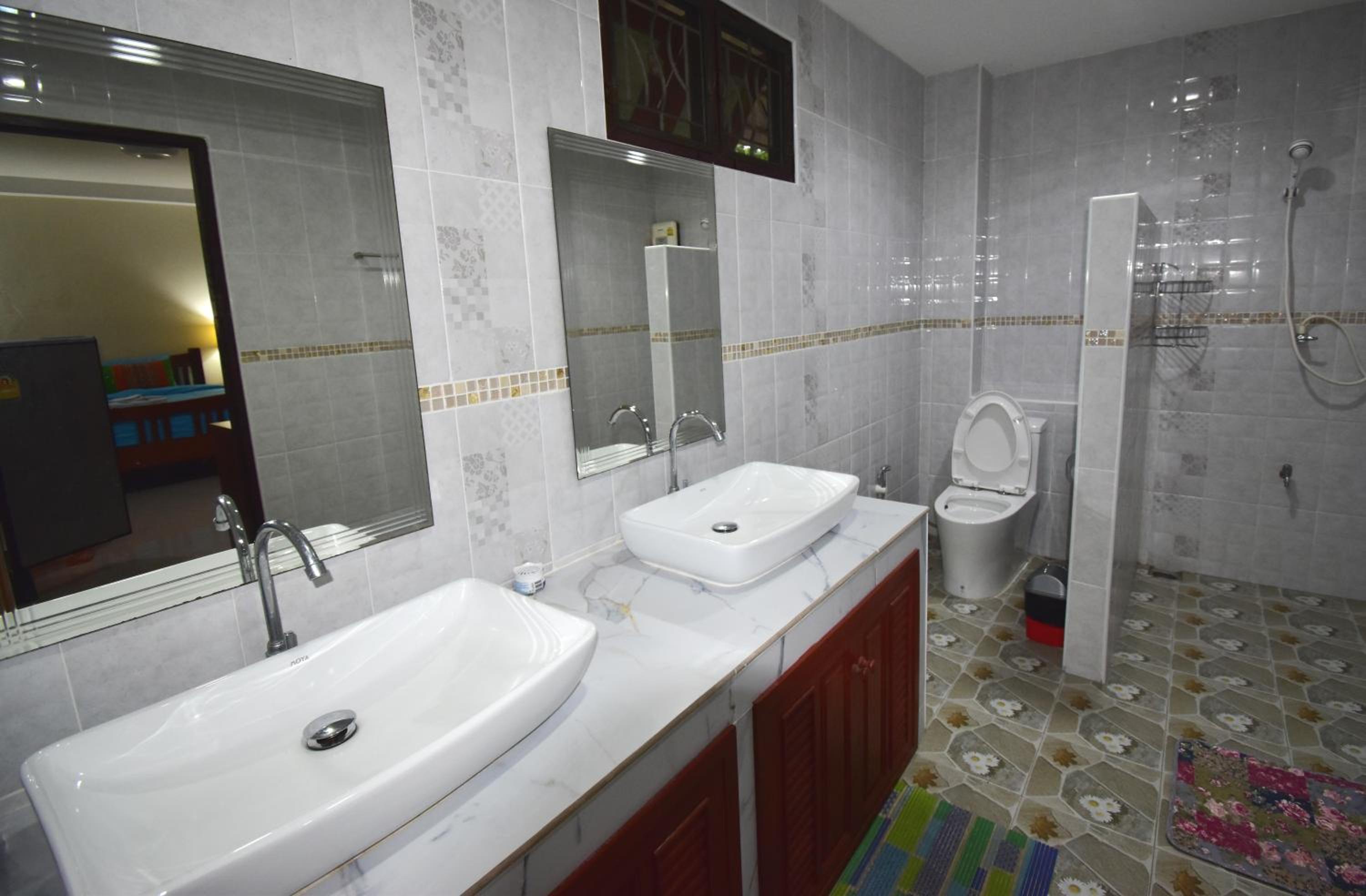 Deluxe King Room photo 2