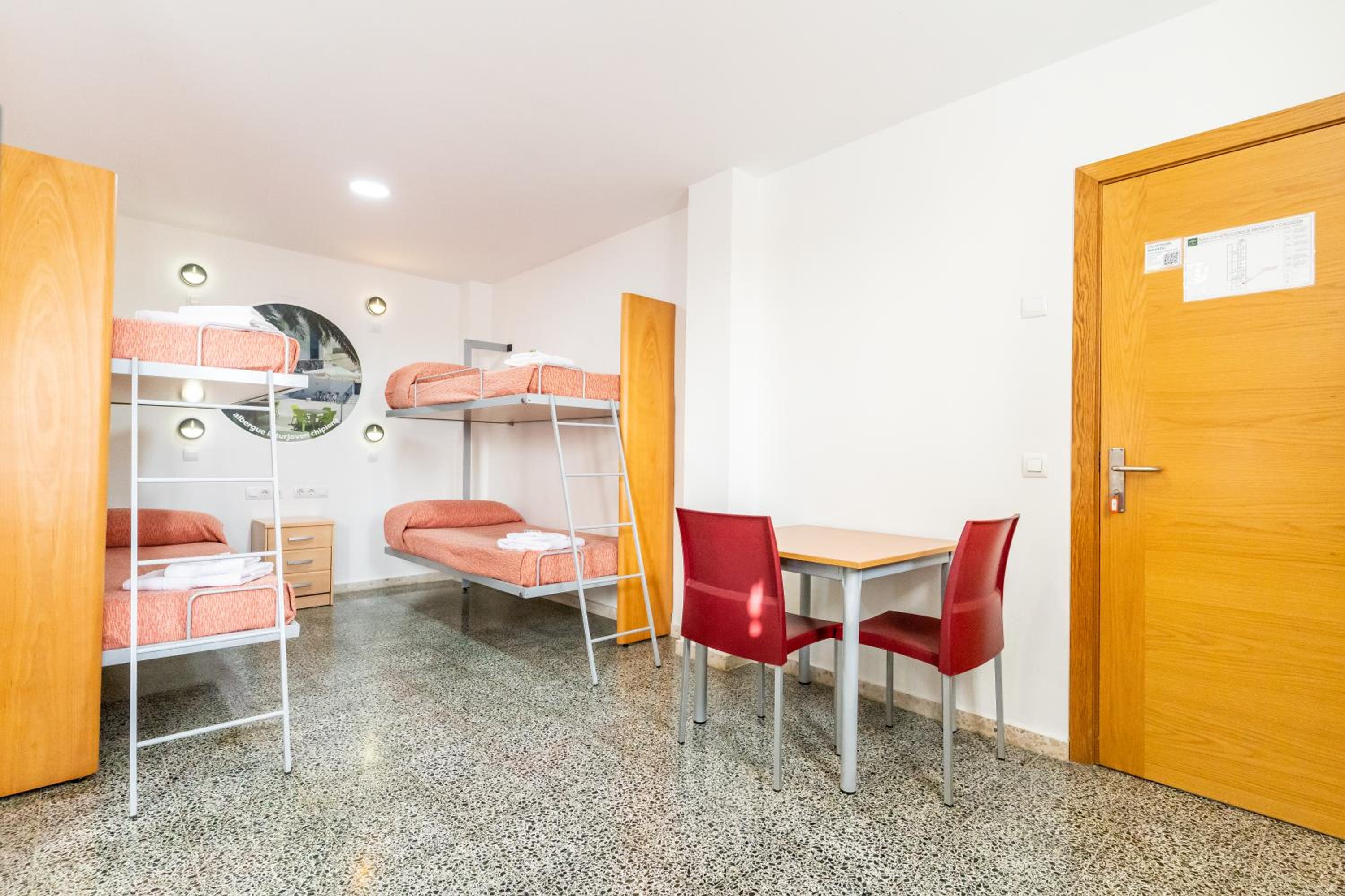 Triple Room with Private Bathroom photo 2