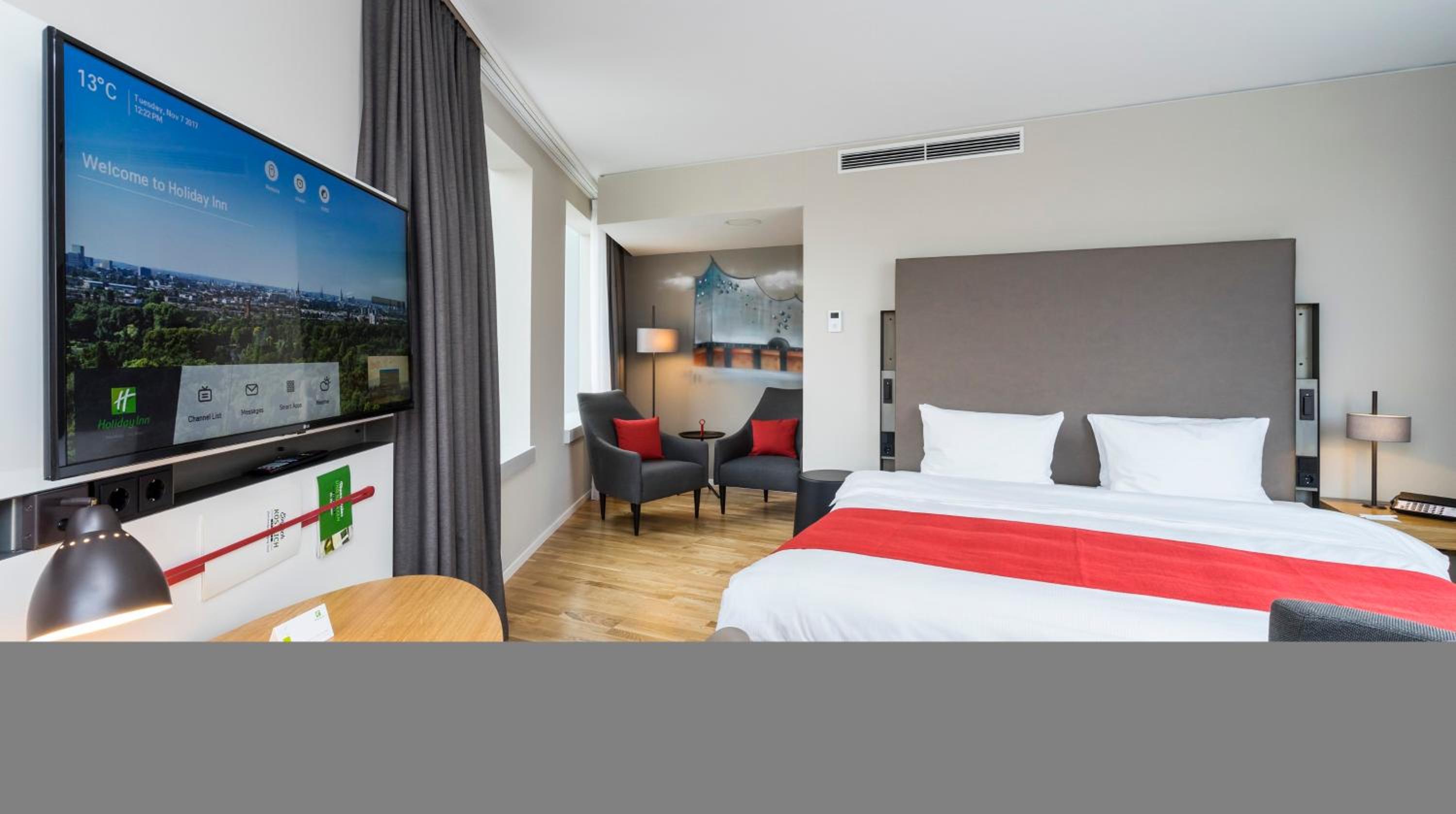 Premium Corner King Room photo 3