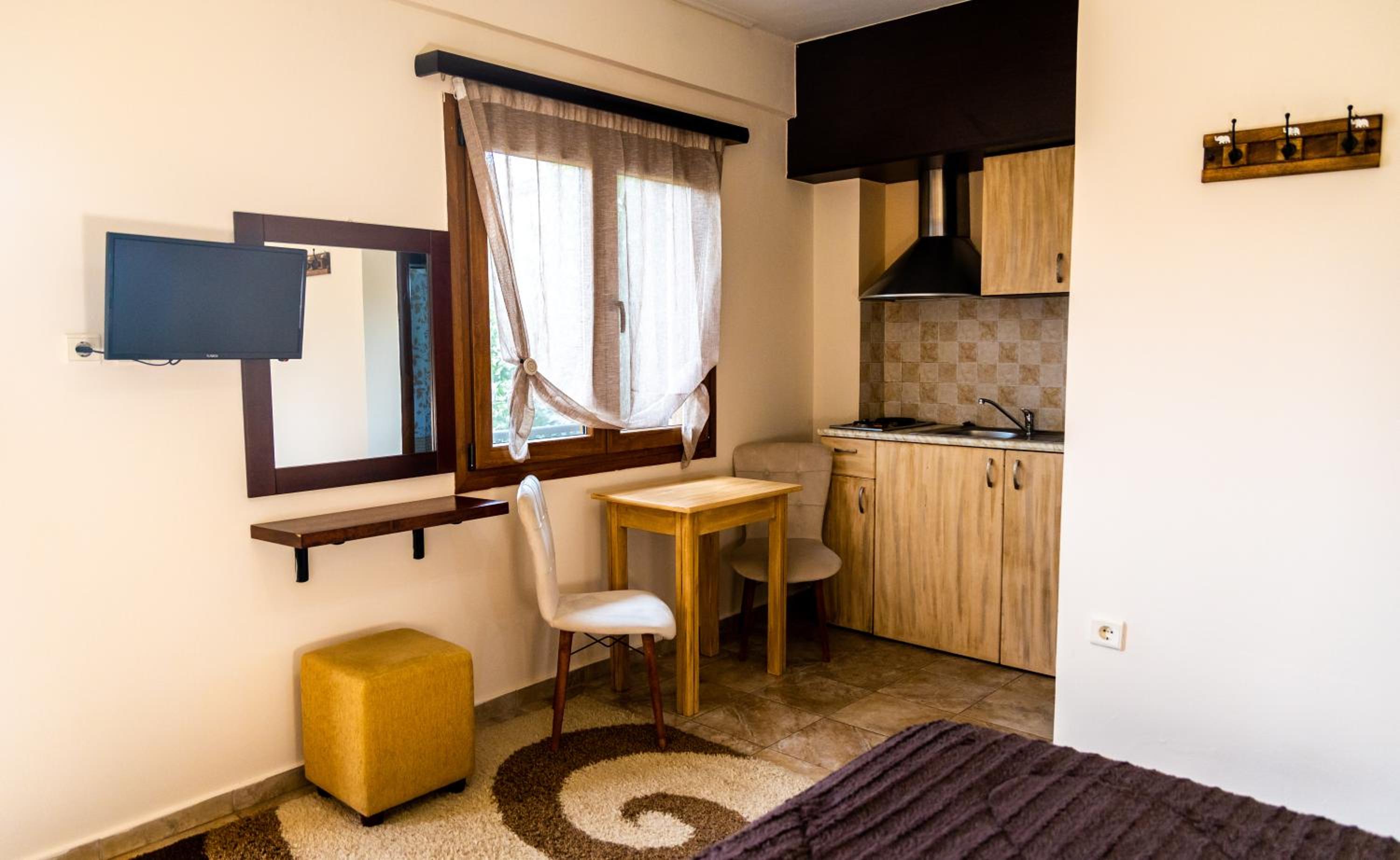Studio (2 Adults) - Photo 12