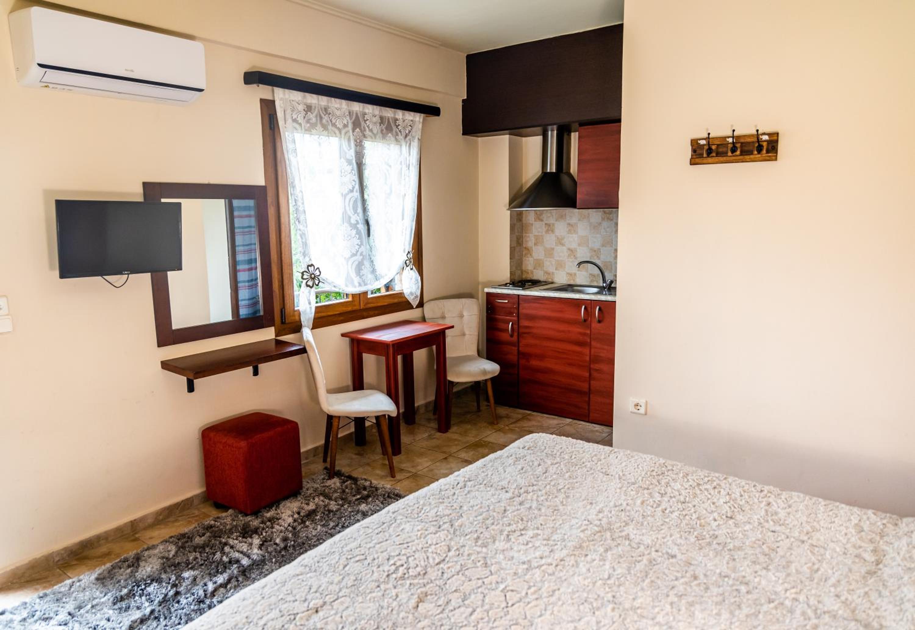 Studio (2 Adults) - Photo 33