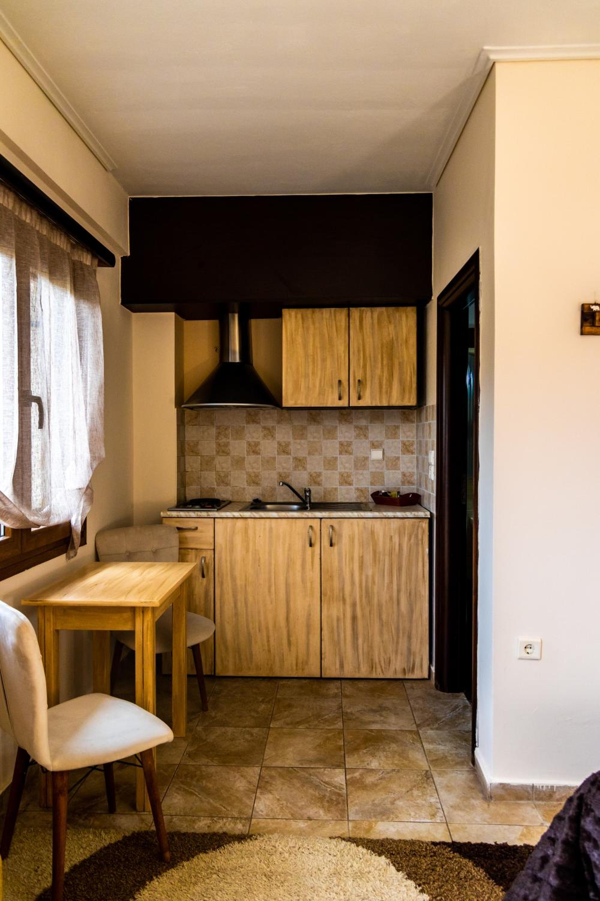 Studio (2 Adults) - Photo 28