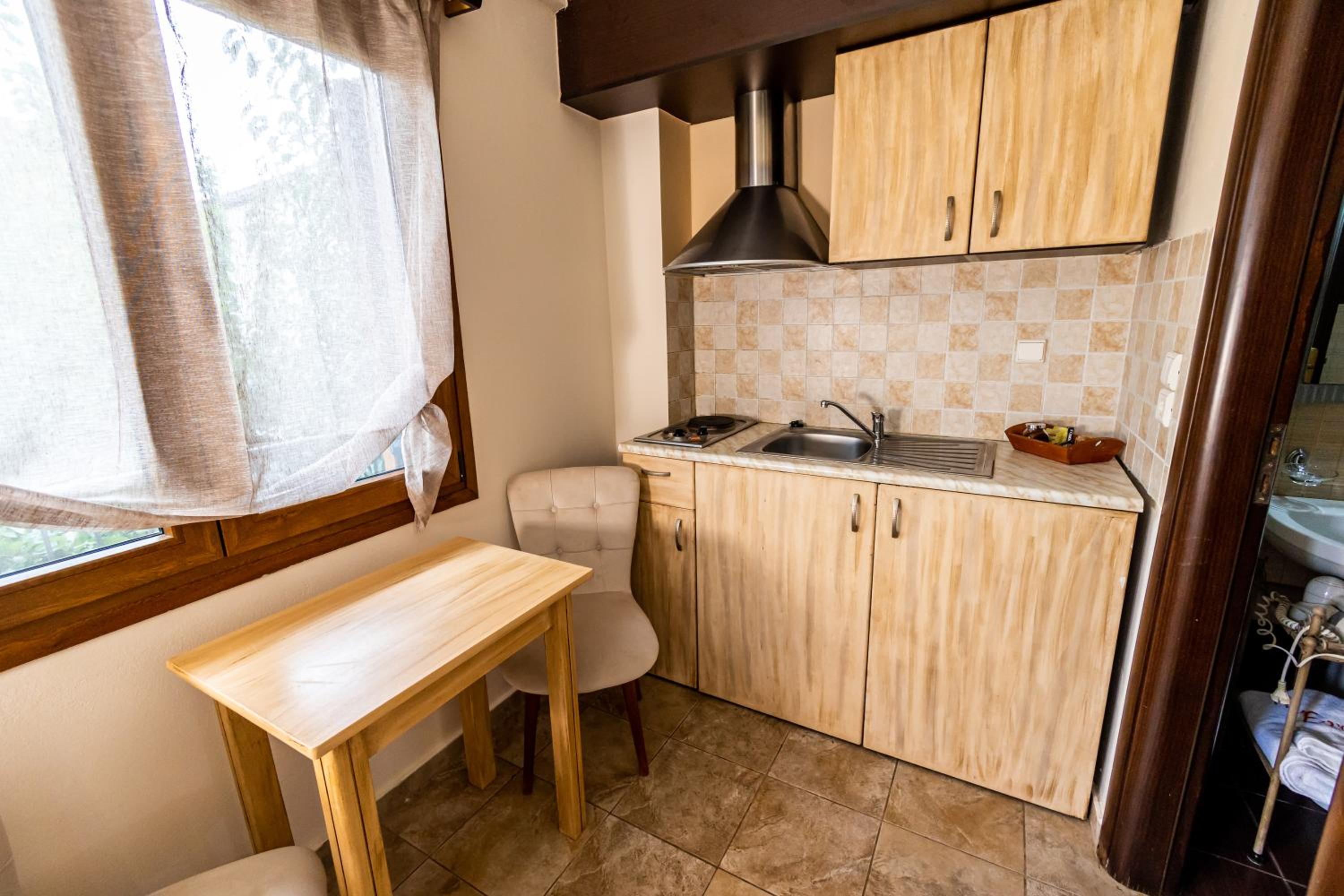 Studio (2 Adults) - Photo 22