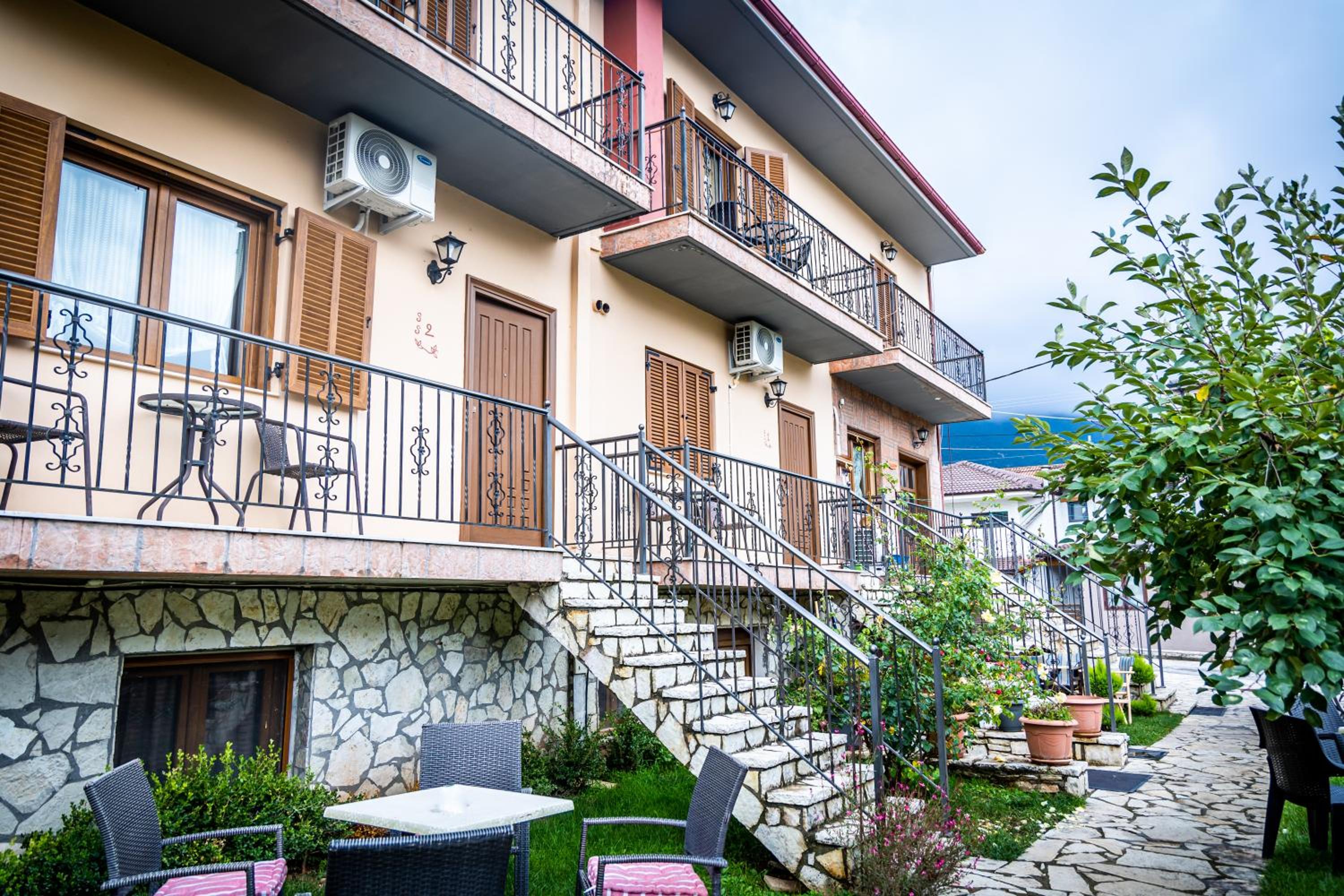 Studio (2 Adults) - Photo 23
