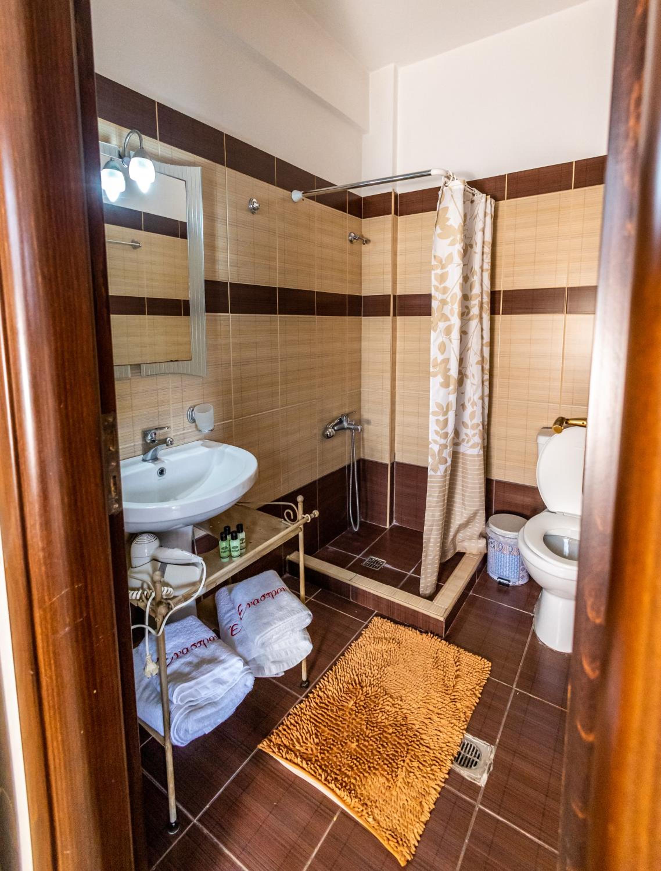 Studio (2 Adults) - Photo 24
