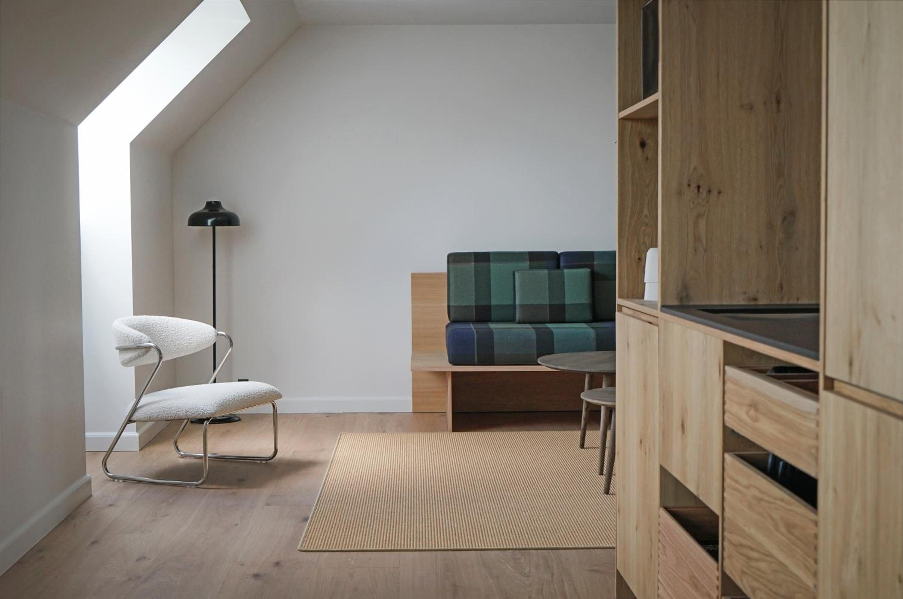 Penthouse Apartment - Photo 3