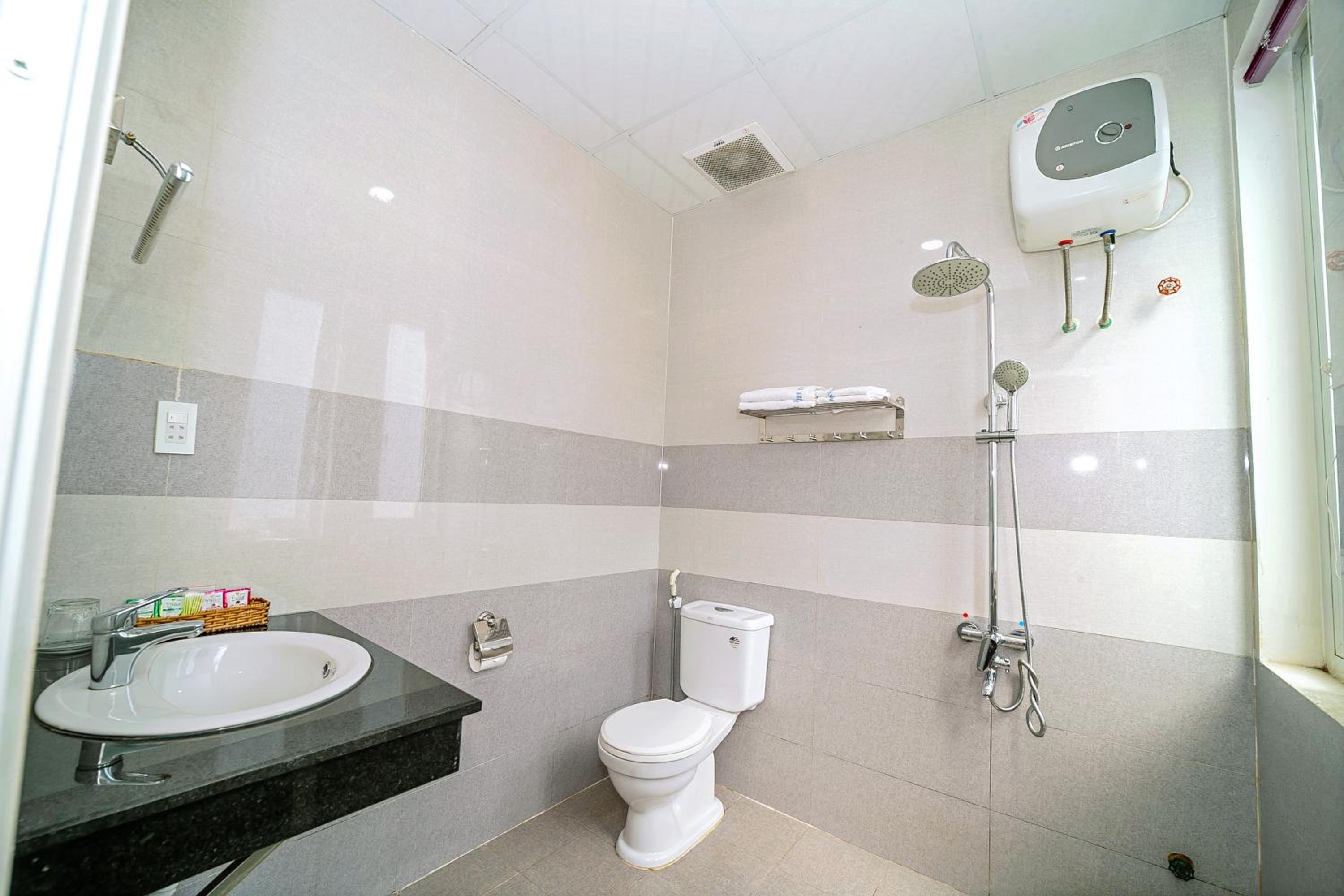 Double Room with Balcony (2 Adults + 1 Child) photo 3
