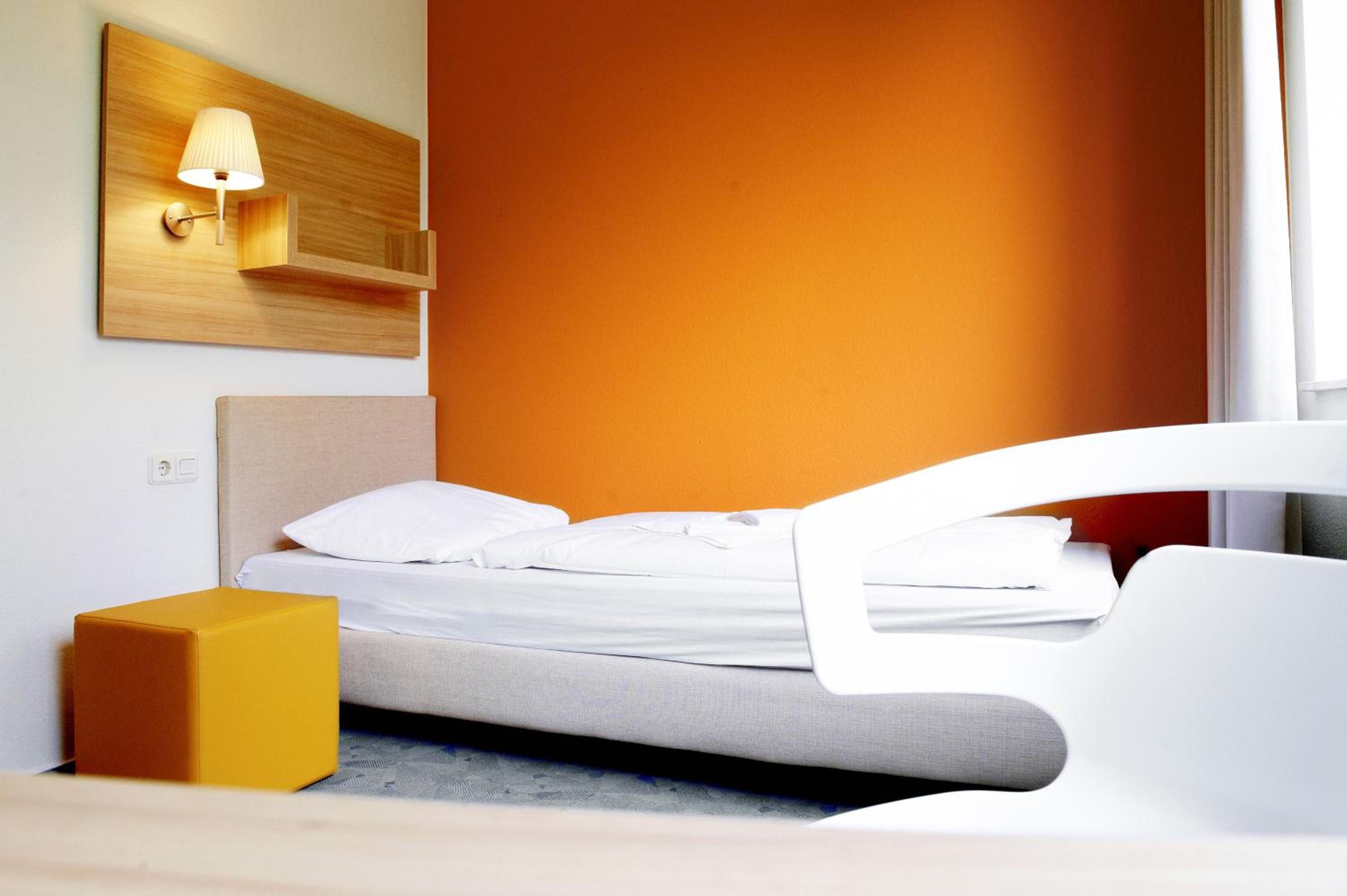 Standard Single Room - Photo 2