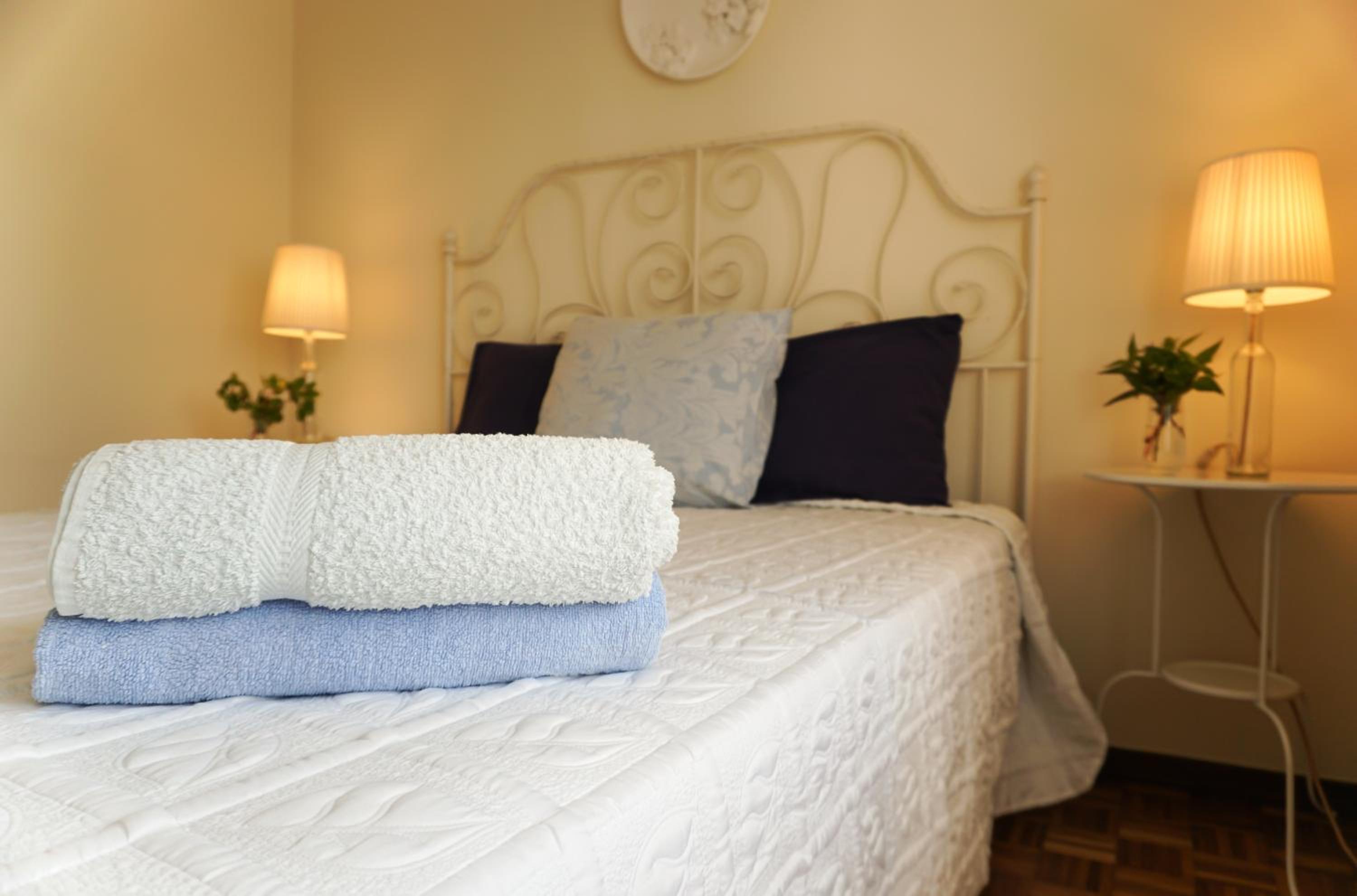 Double Room with Balcony - Photo 17