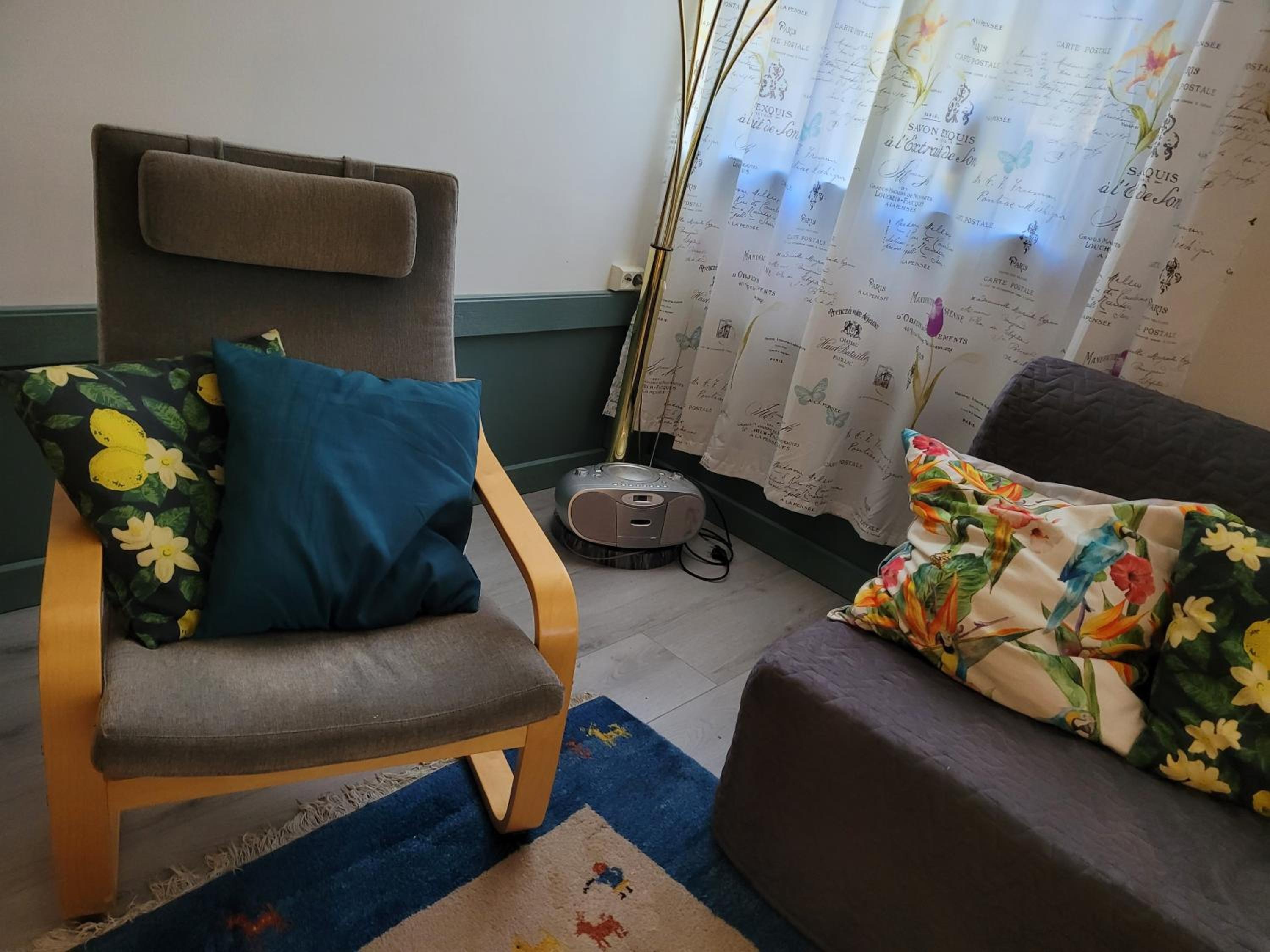 One-Bedroom Apartment - Photo 9