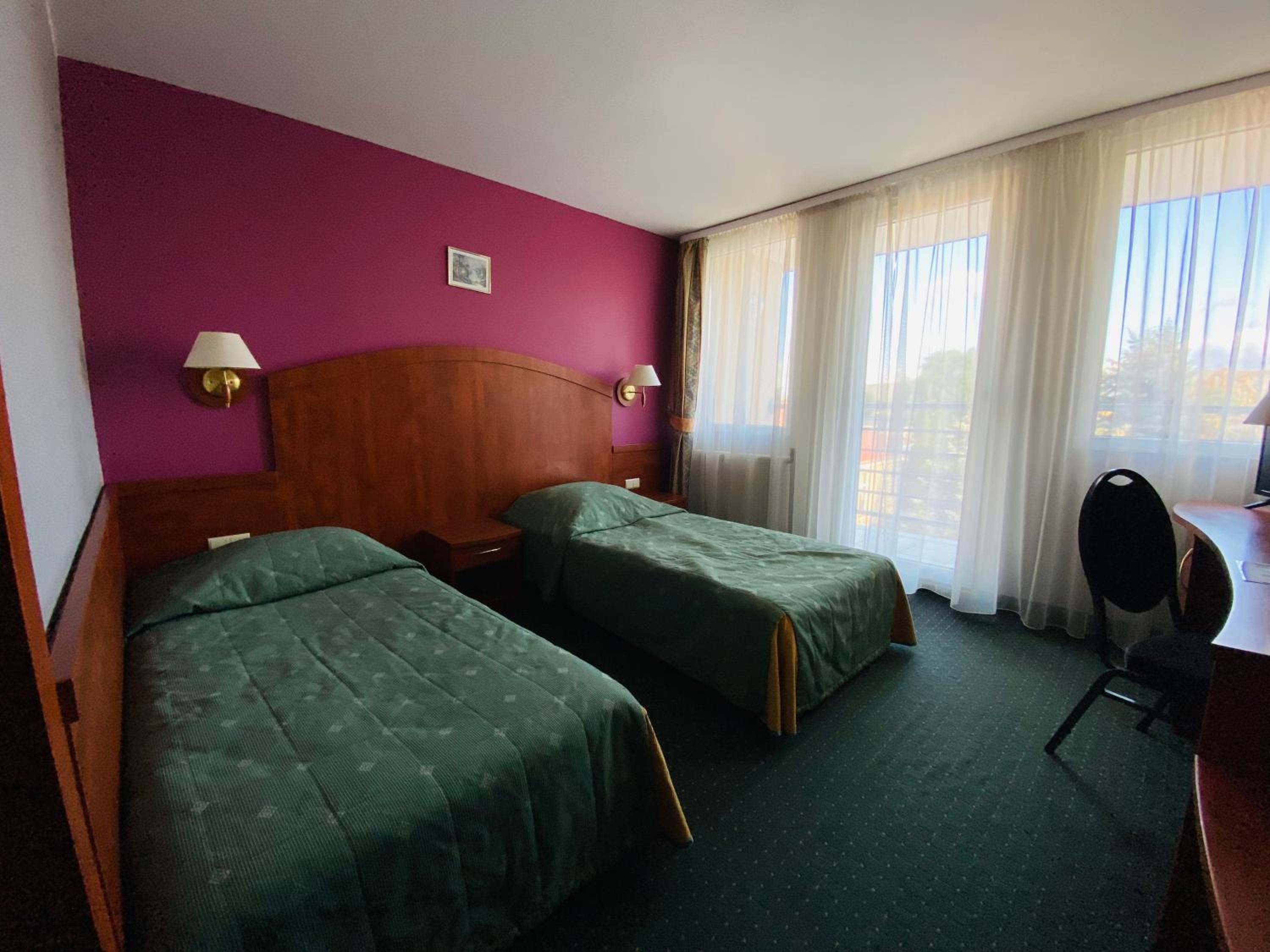 Double or Twin Room - Photo 5