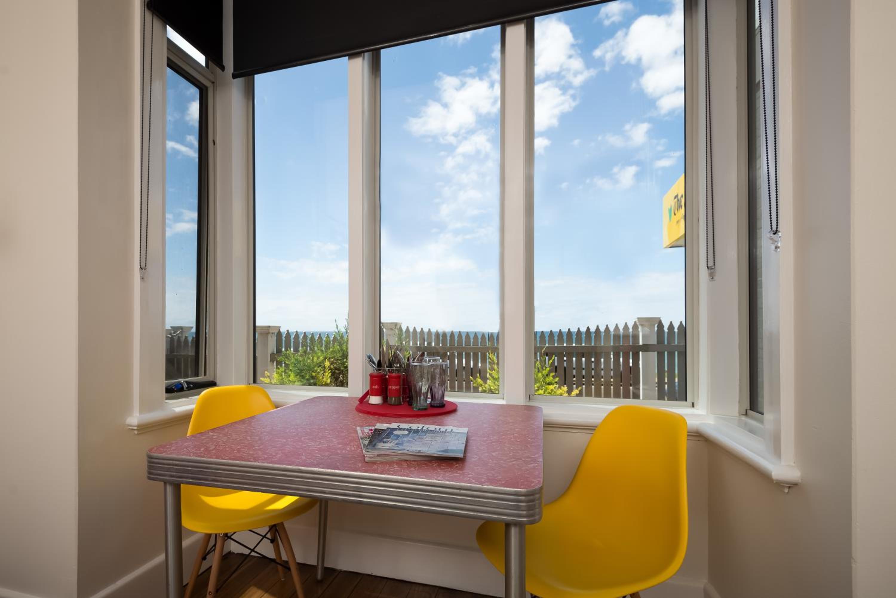 One-Bedroom Studio Apartment with Ocean View photo 3