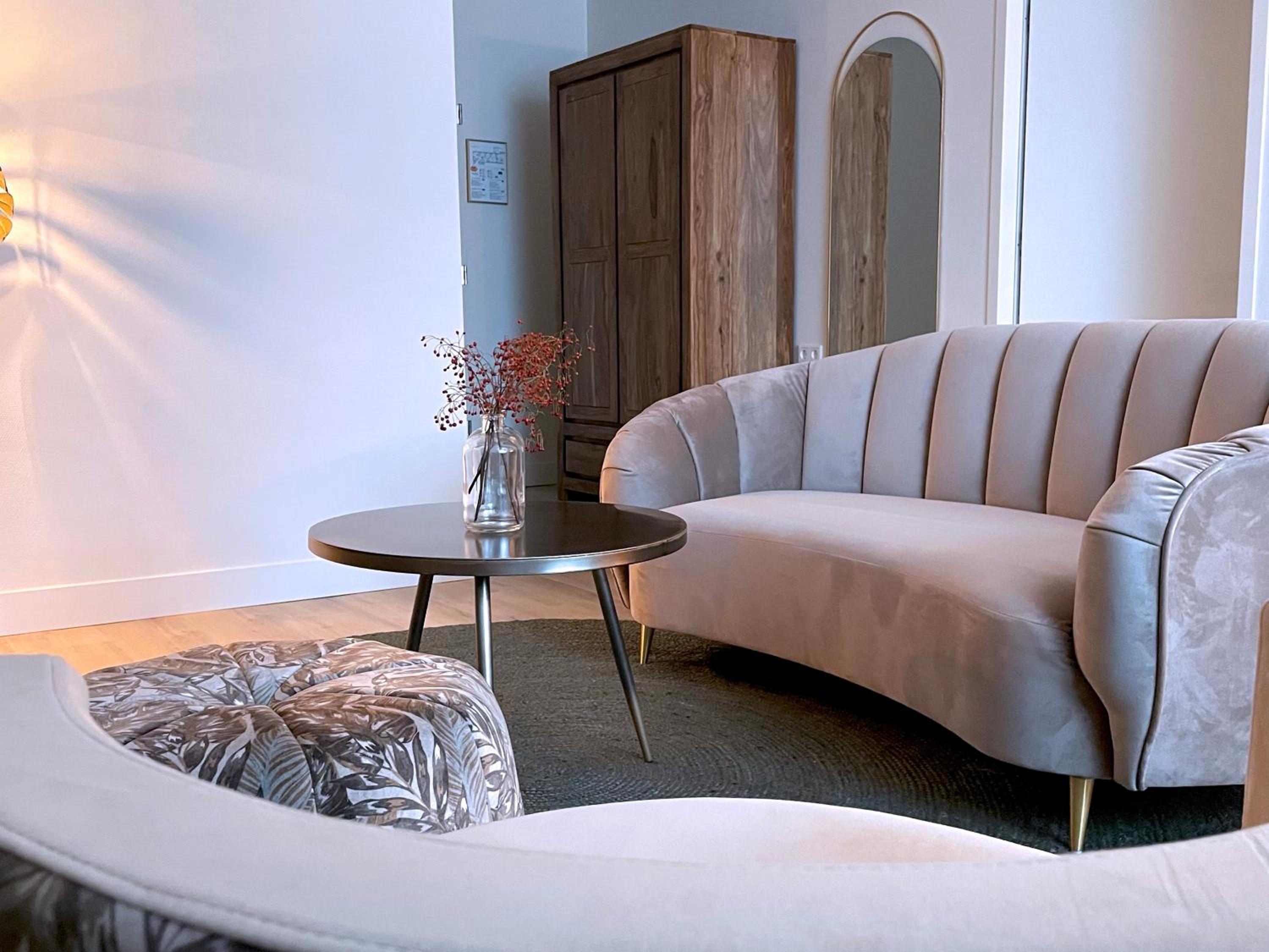 Suite - Photo 3