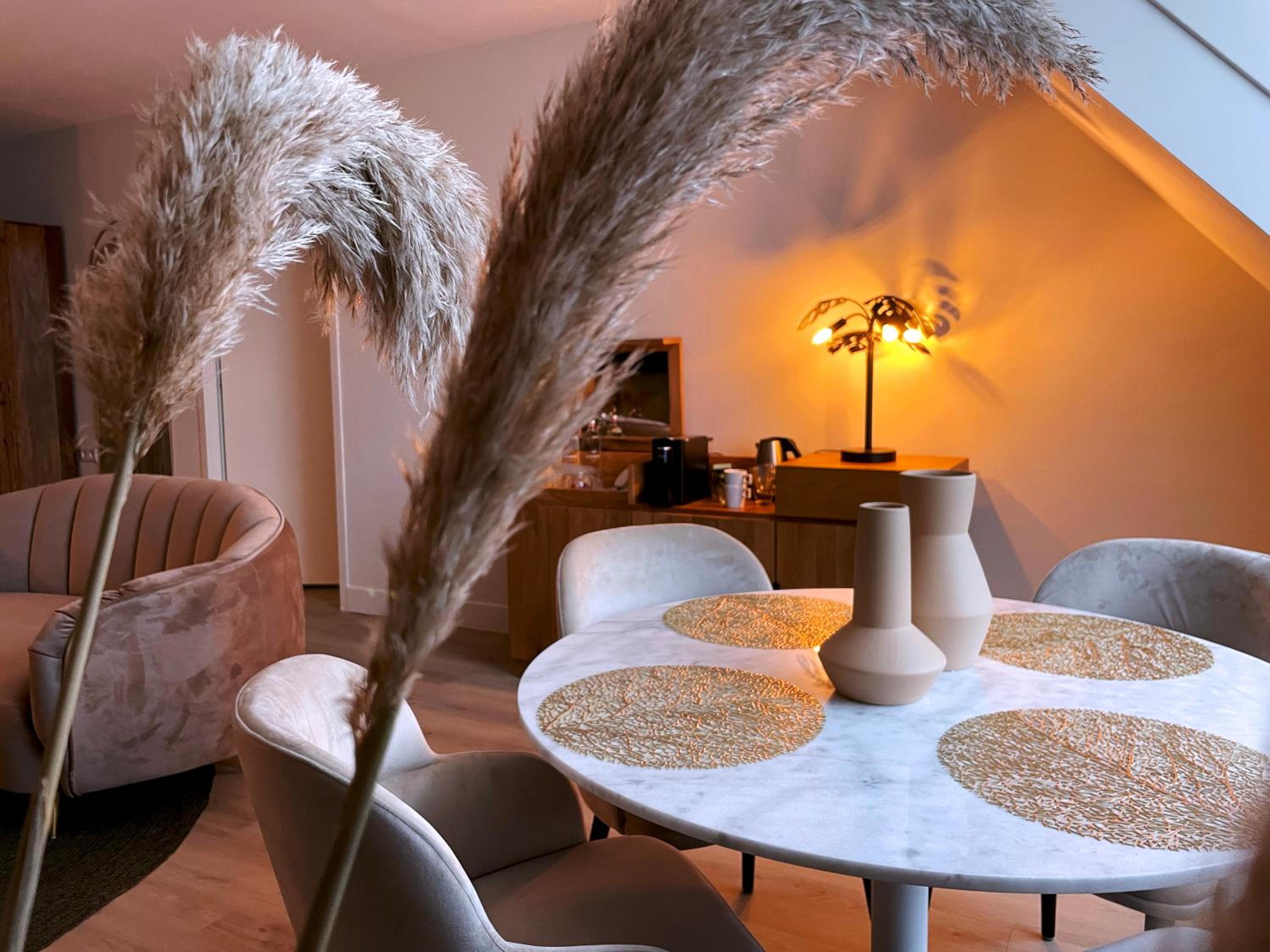 Suite - Photo 2