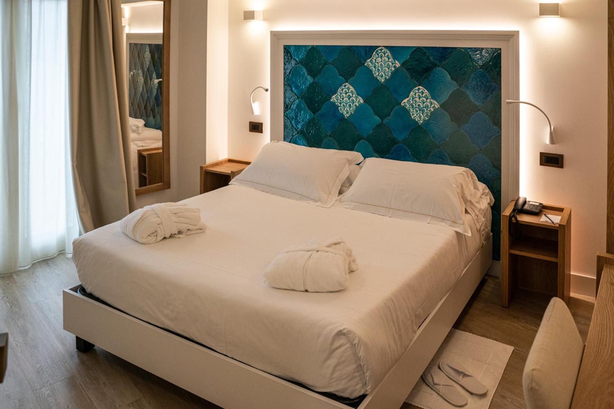Standard Double Room - Photo 23