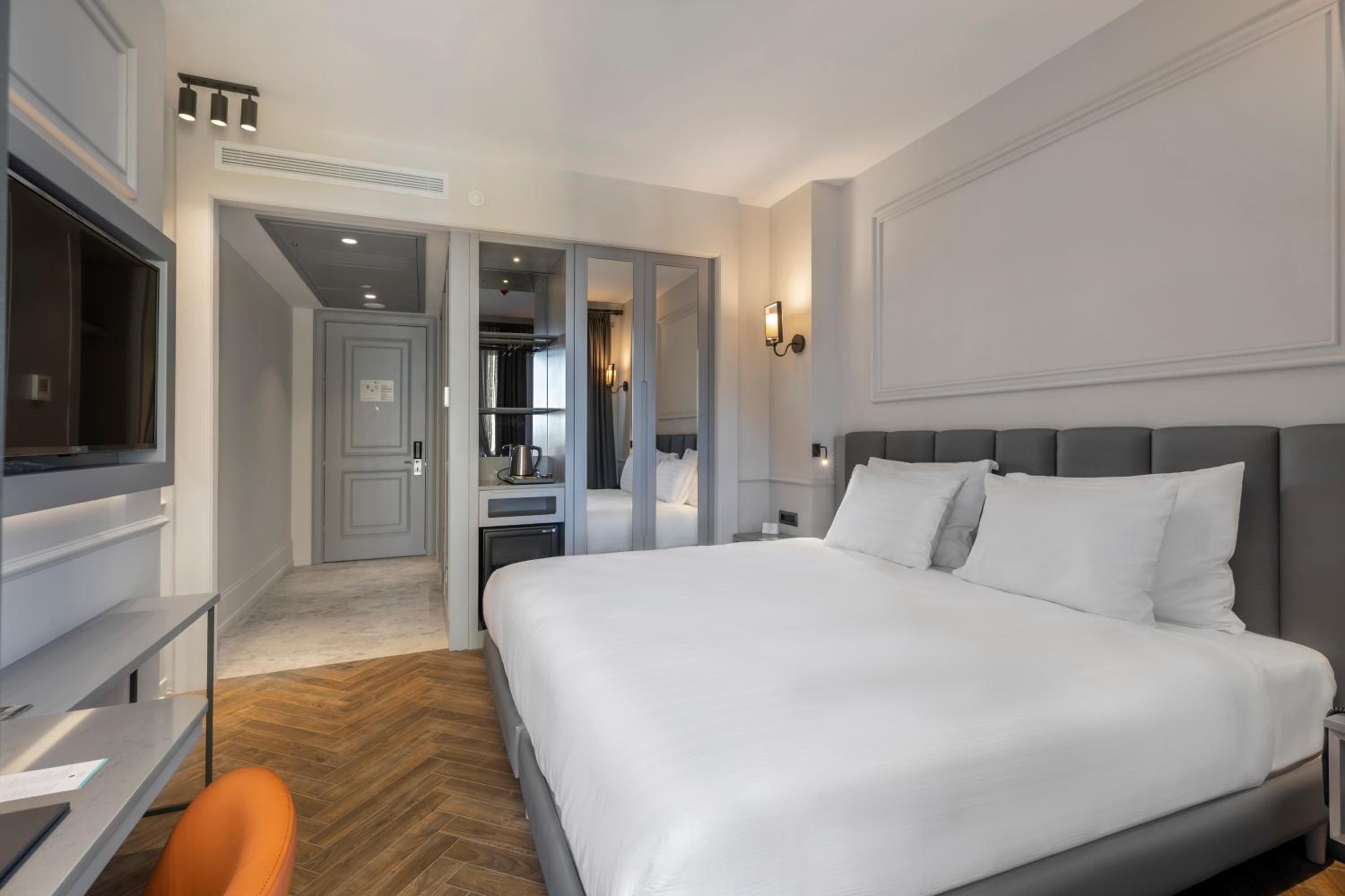 Available room