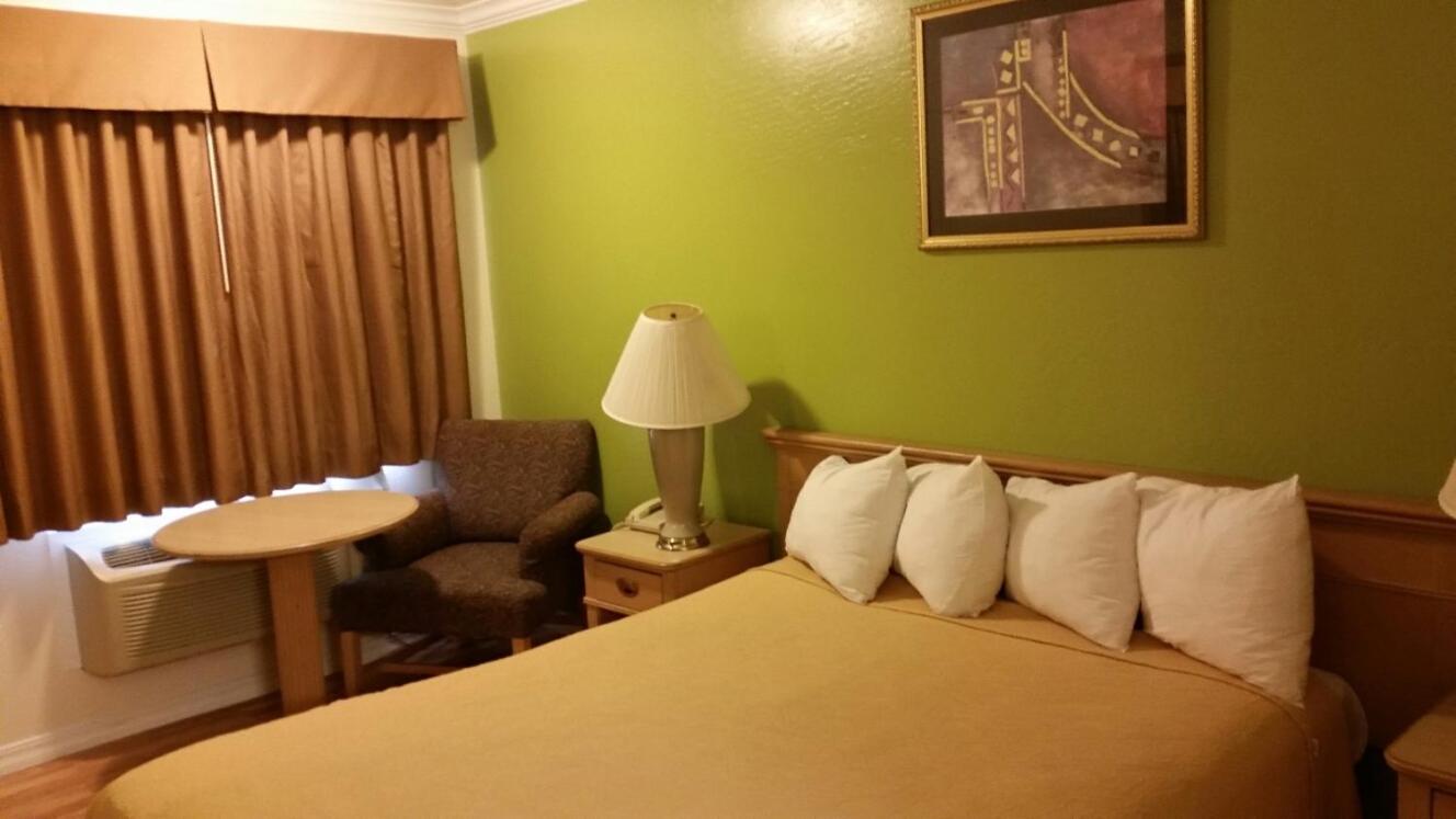 Queen Suite photo 2