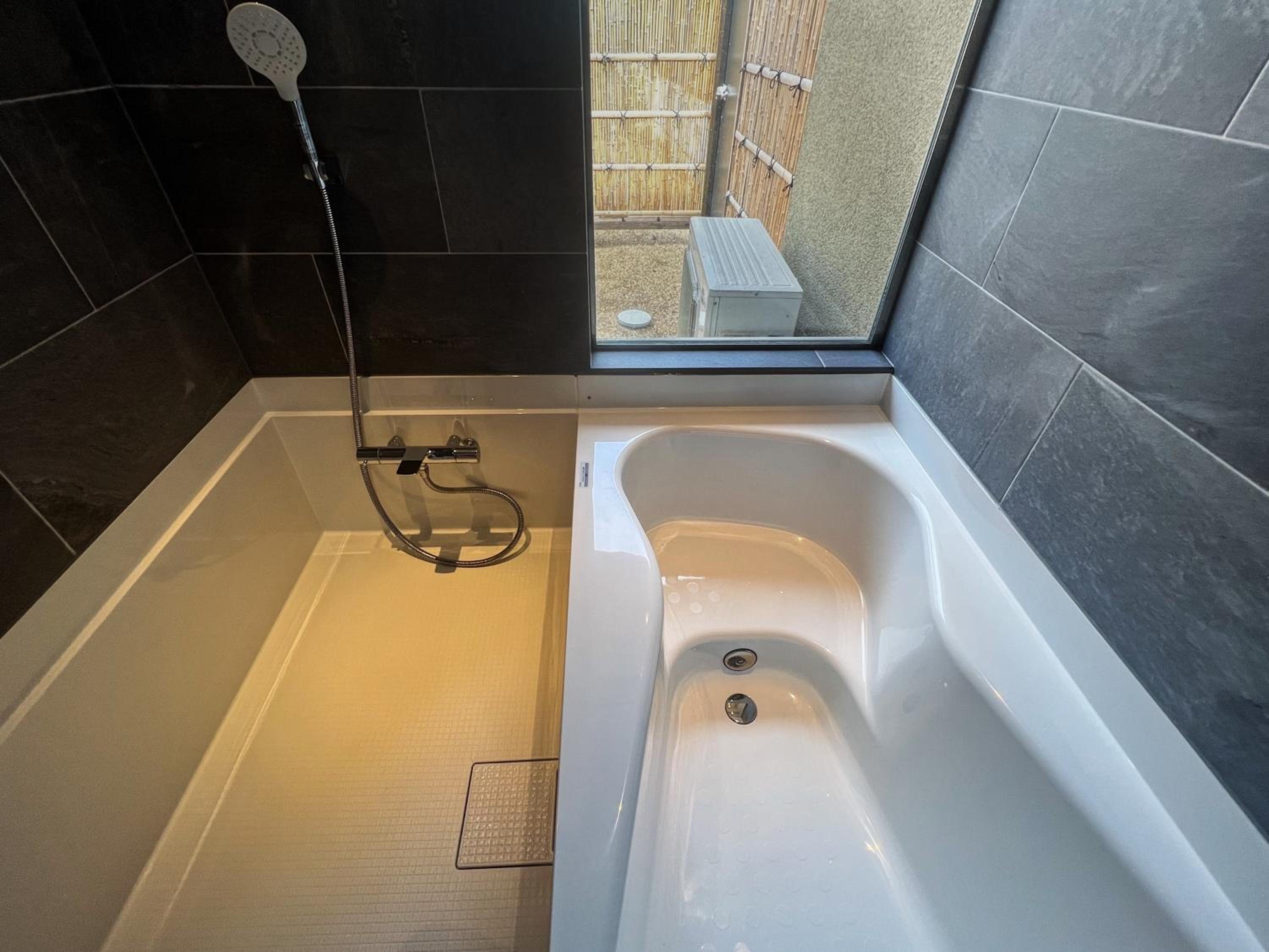 Deluxe Double Room with Bath - Photo 19