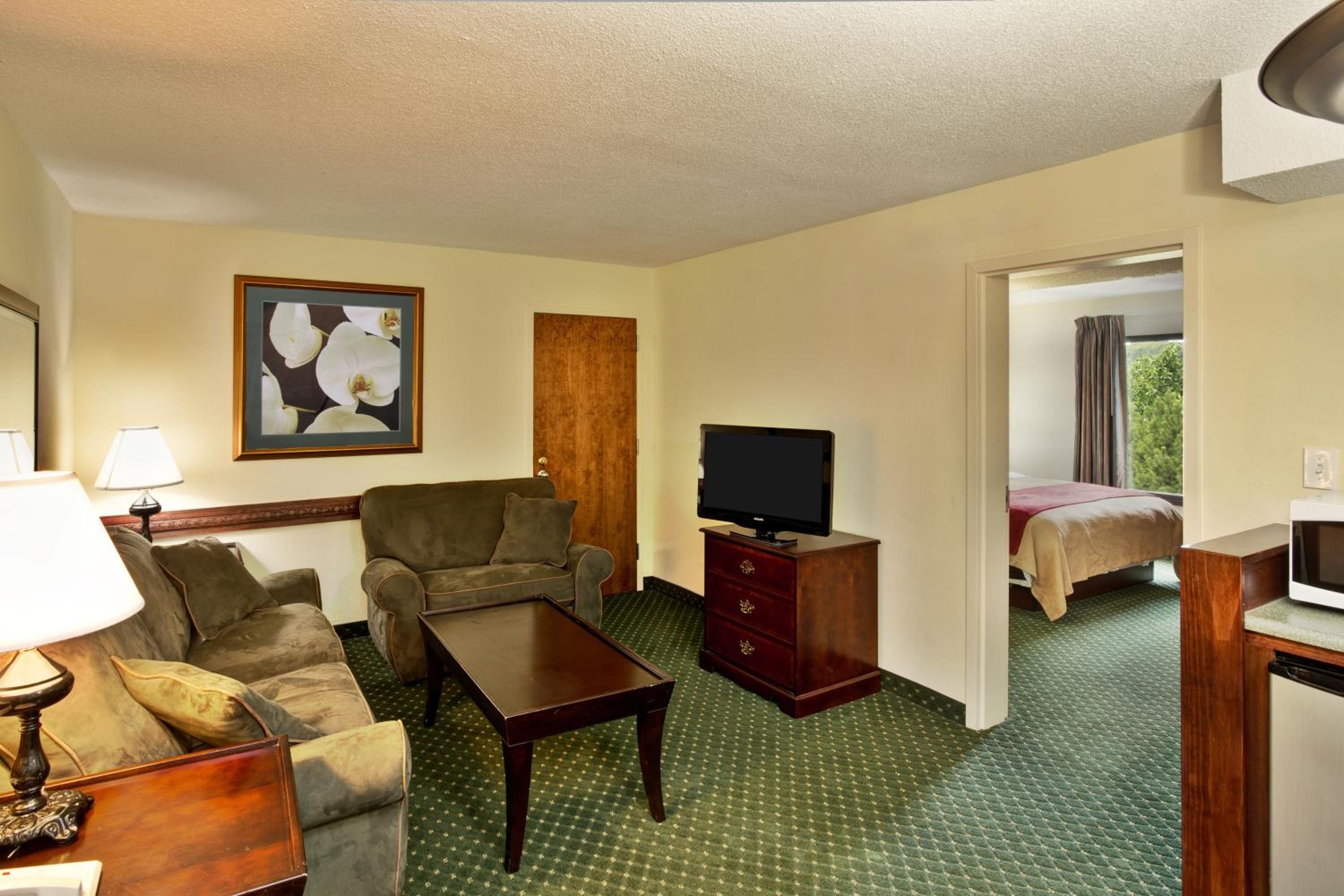 King Suite - Non-Smoking - Photo 1