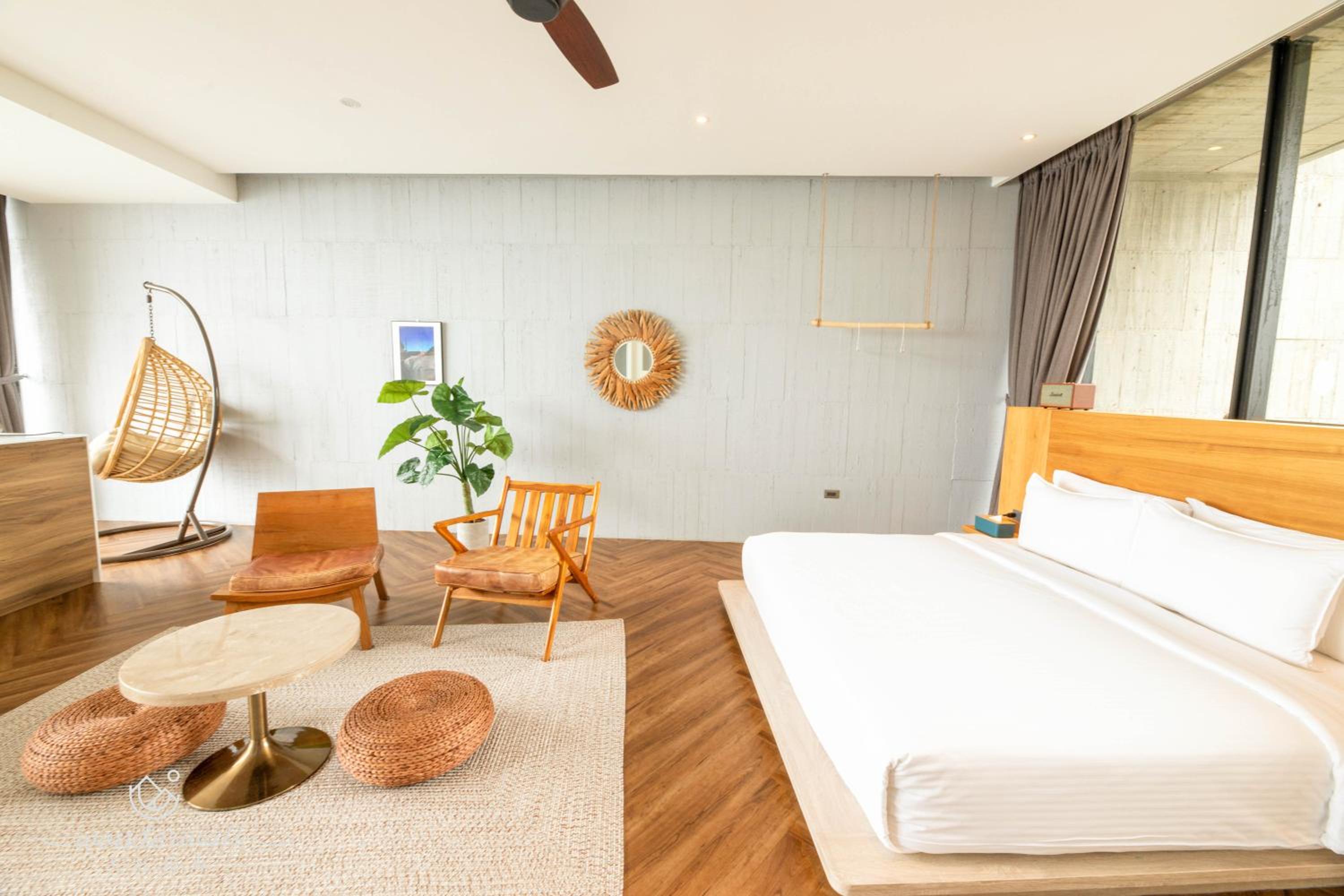 King Room with Lake View
