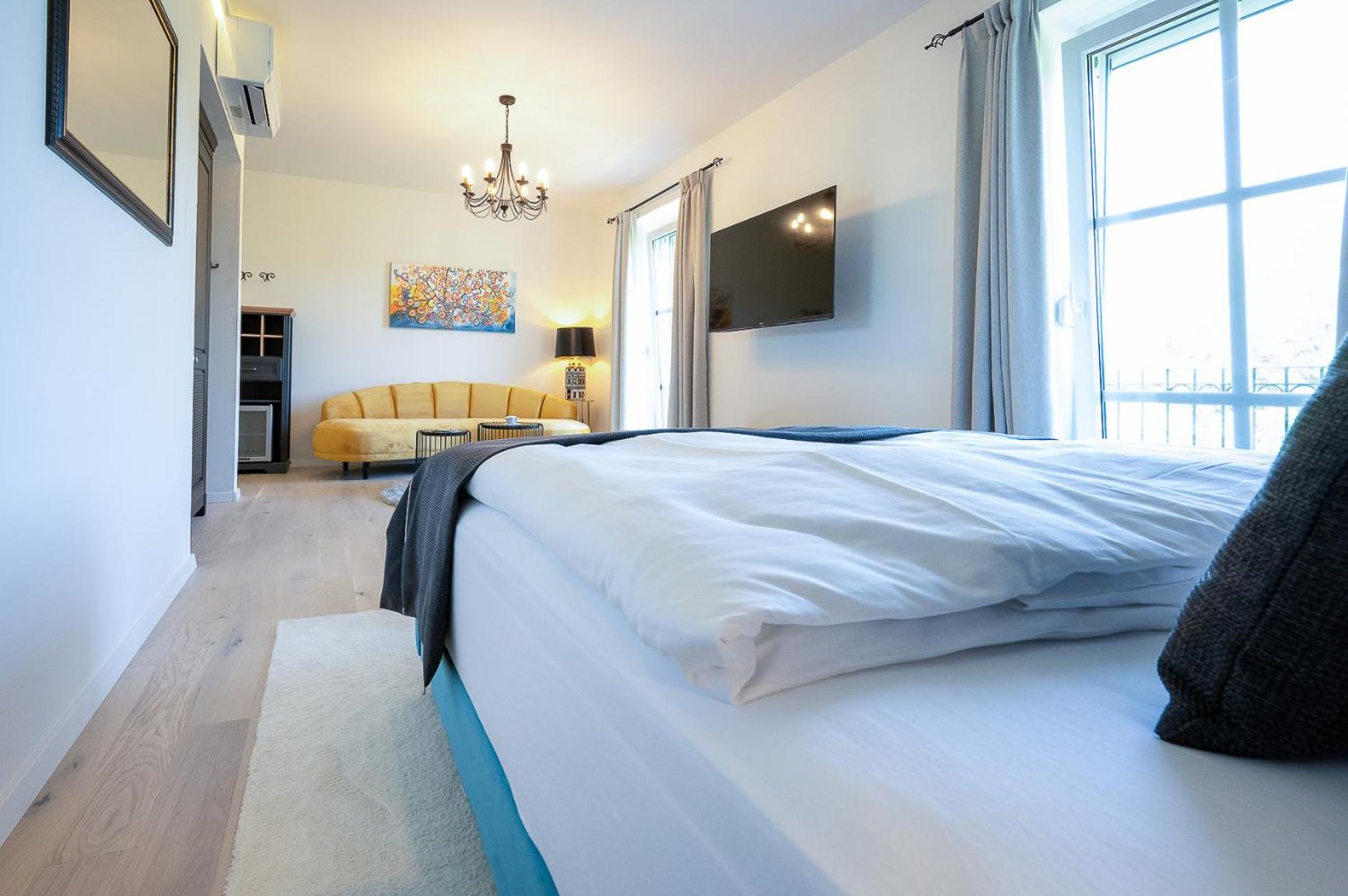 Deluxe Double Room with Balcony photo 2