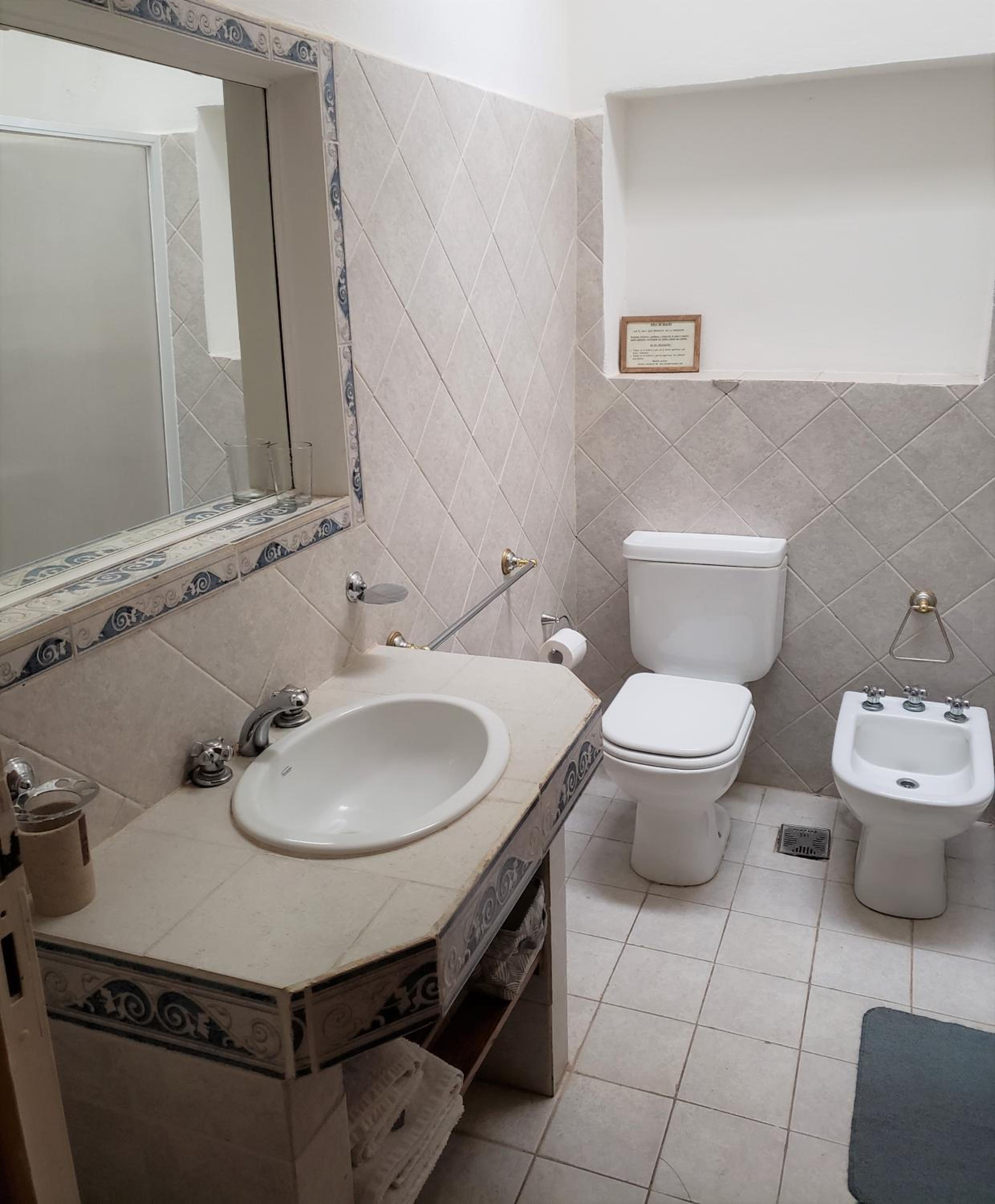 Family Room with Private Bathroom photo 3